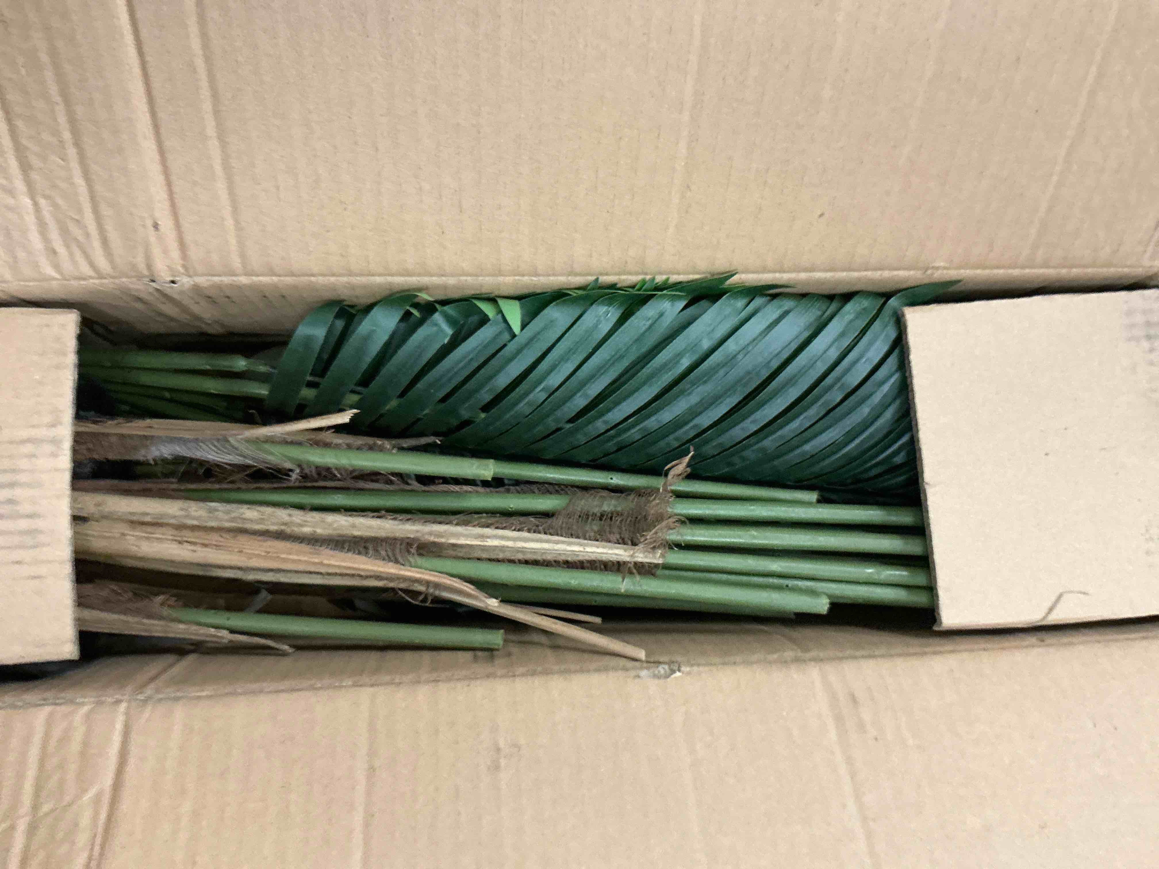 Condition photo showing Good Condition for HiPlants 5ft Artificial Palm Plants, 5ft Fake Palm Tree, Pre Potted Faux Greenry Tree for Home Decor Office House Living Room Indoor Outdoor, Big Fake Plants Fake House Plants