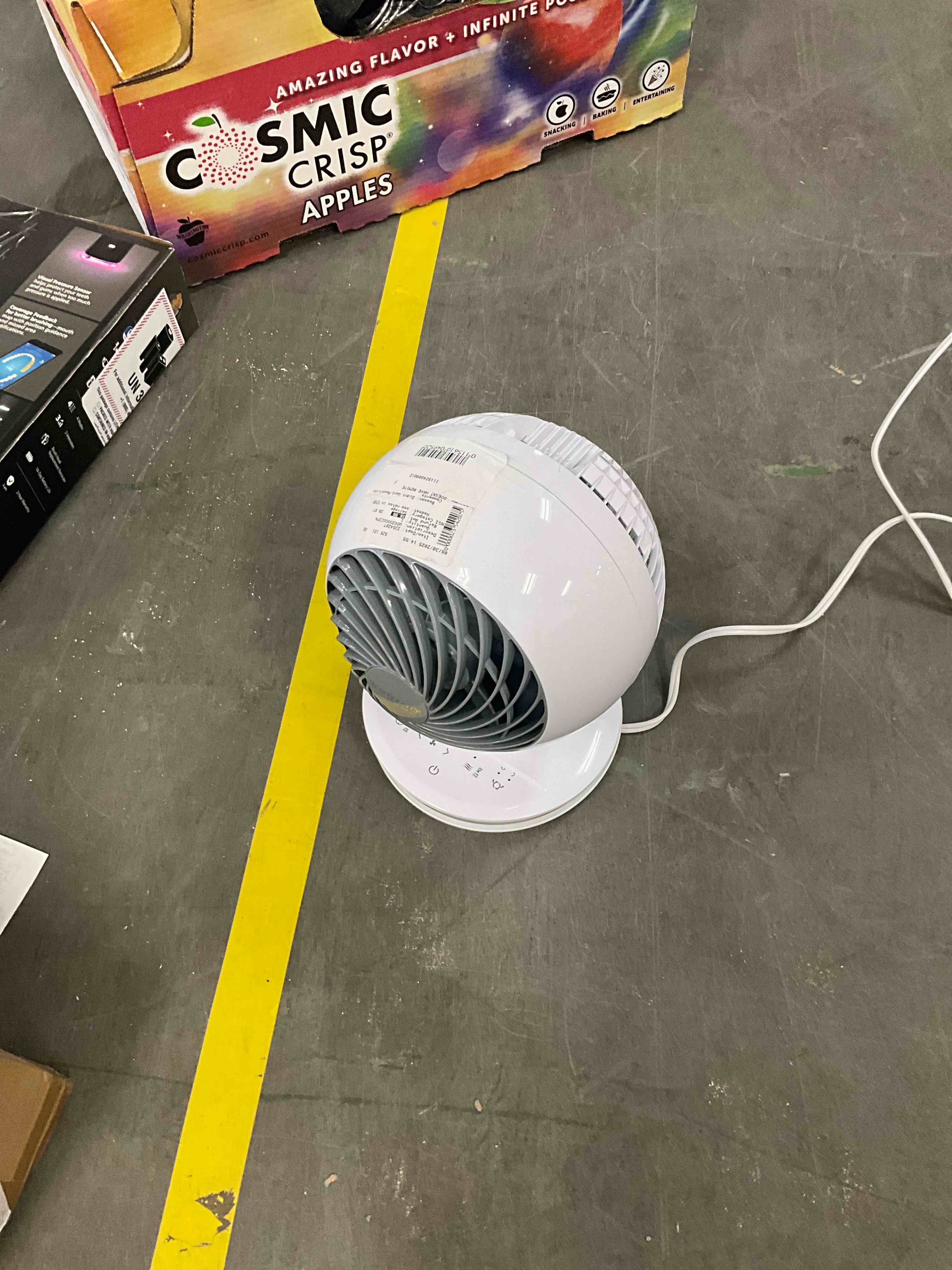 Condition photo showing As Is for IRIS USA WOOZOO Air Circulator Fan with Remote, Oscillating, 5 Speeds, 82ft Max Air Distance, 90° Adjustable Tilt, 30db Quiet Motor, Small Fan for Bedroom, Office, Dorm, White 5-Speed White