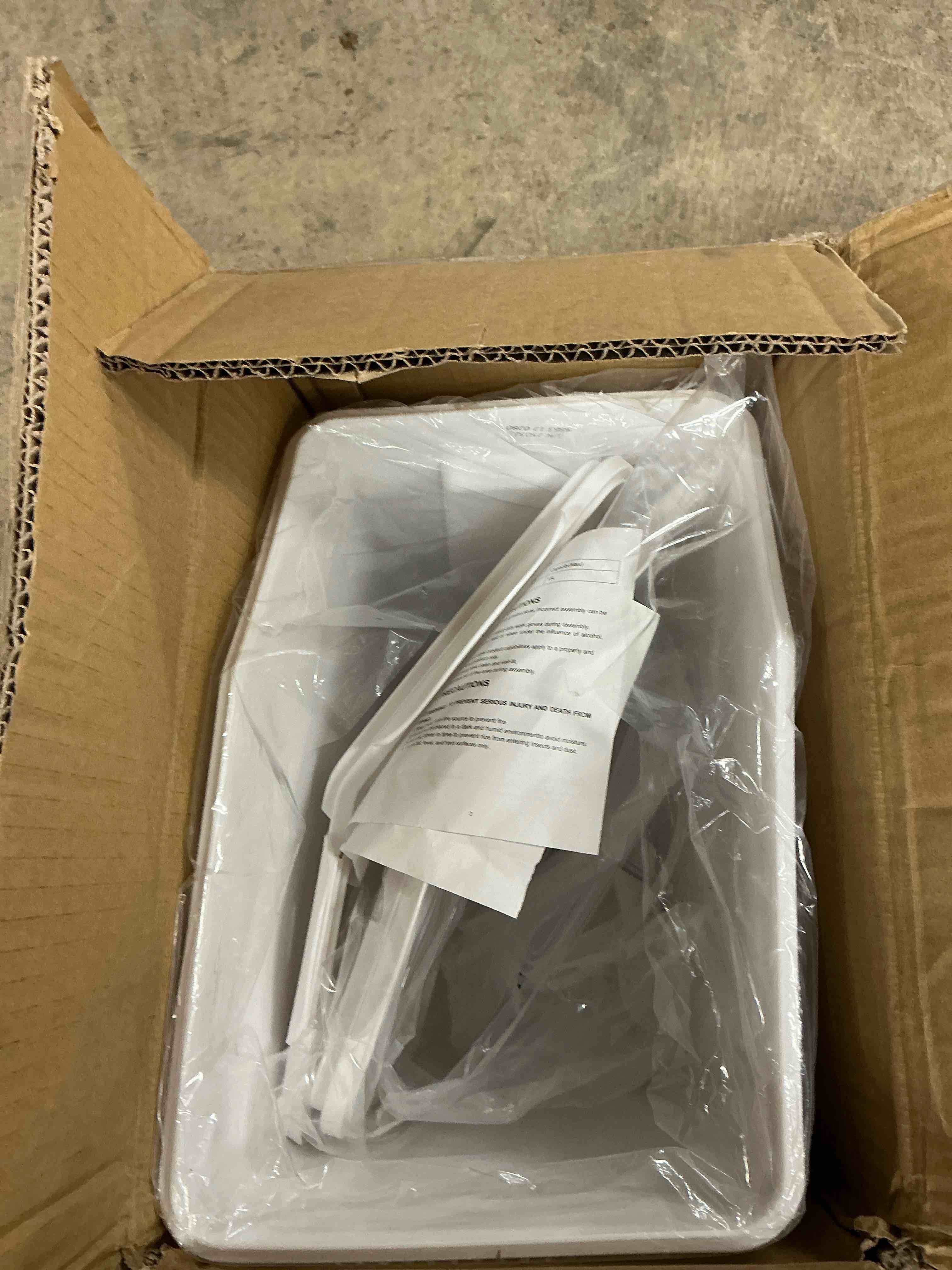 Condition photo showing New/Like New for VEVOR Ingredient Storage Bin, 2 x 15L Dispenser Bin with 2 Measuring Cups, Attachable Casters and Airtight Lid, 2 Pcs/Set Dog Pet Food Storage Container, PP Material Kitchen Rice Cereal Flour Bin 3.5 Gallon*2