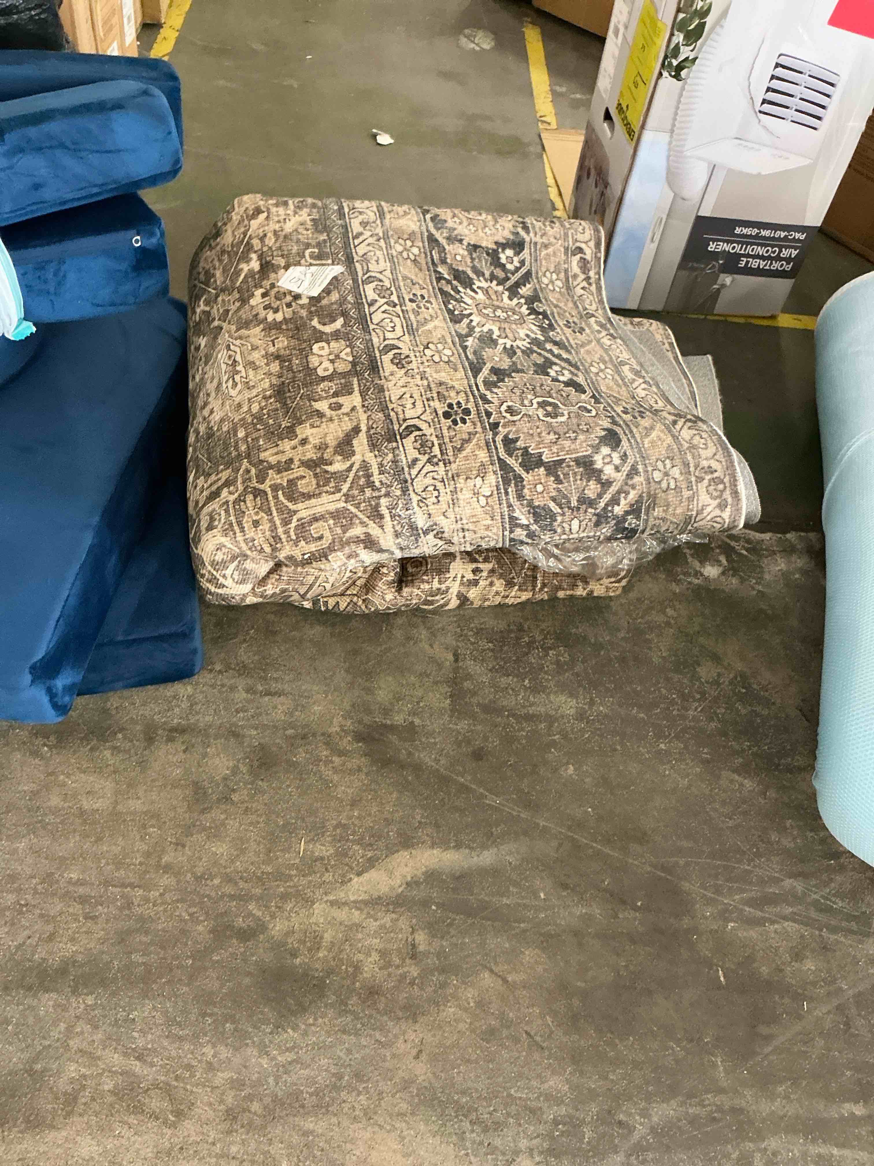 Condition photo showing Good Condition for 9'x12' large area rugs for living room bedroom office brown vintage non slip washable farmhouse dining room oriental traditional floral distressed rugs