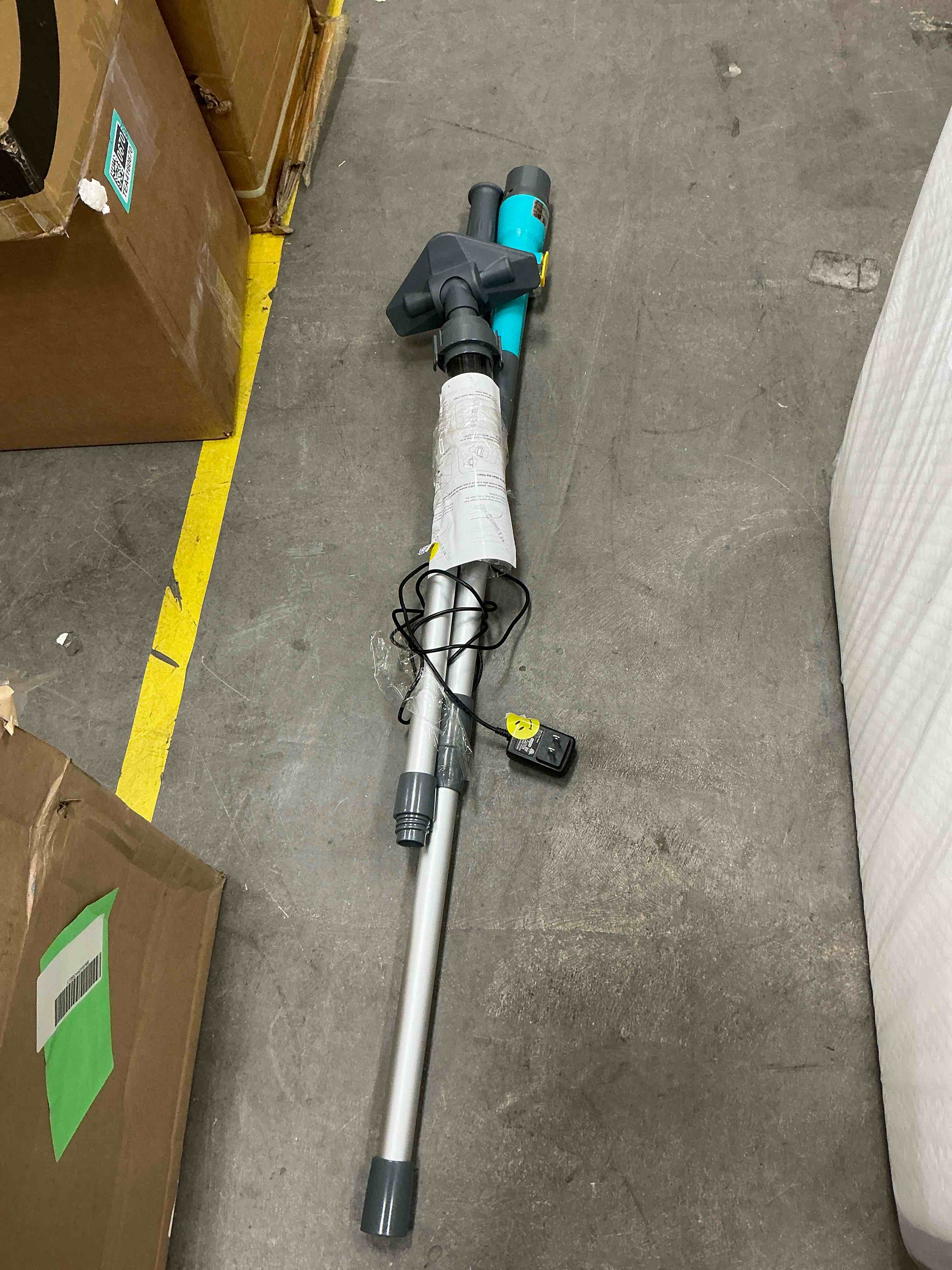 Condition photo showing Good Condition for efurden cordless pool vacuum, handheld pool vacuum with running time up to 60-minutes for small above ground pools, hot tubs and spas (green)
