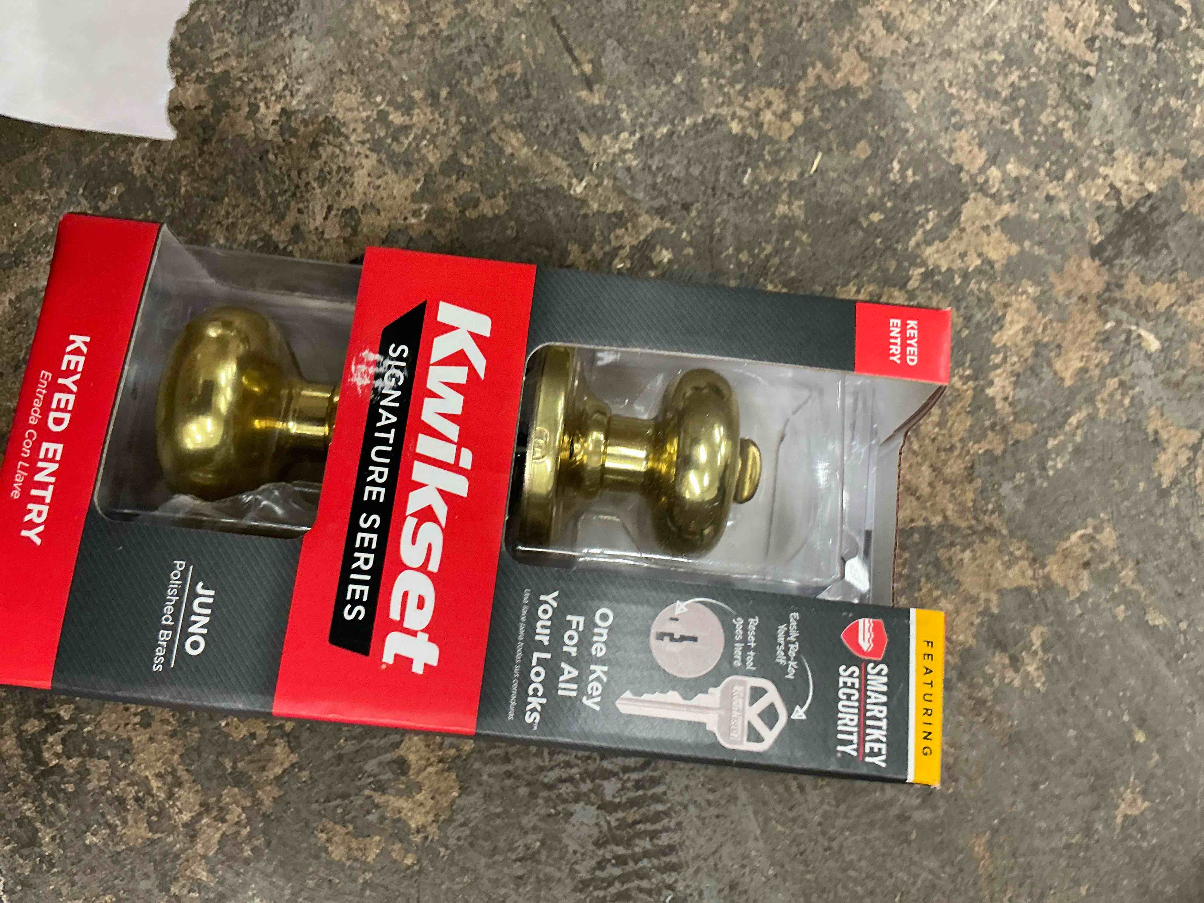 Condition photo showing Good Condition for kwikset juno keyed entry knob featuring smartkey security