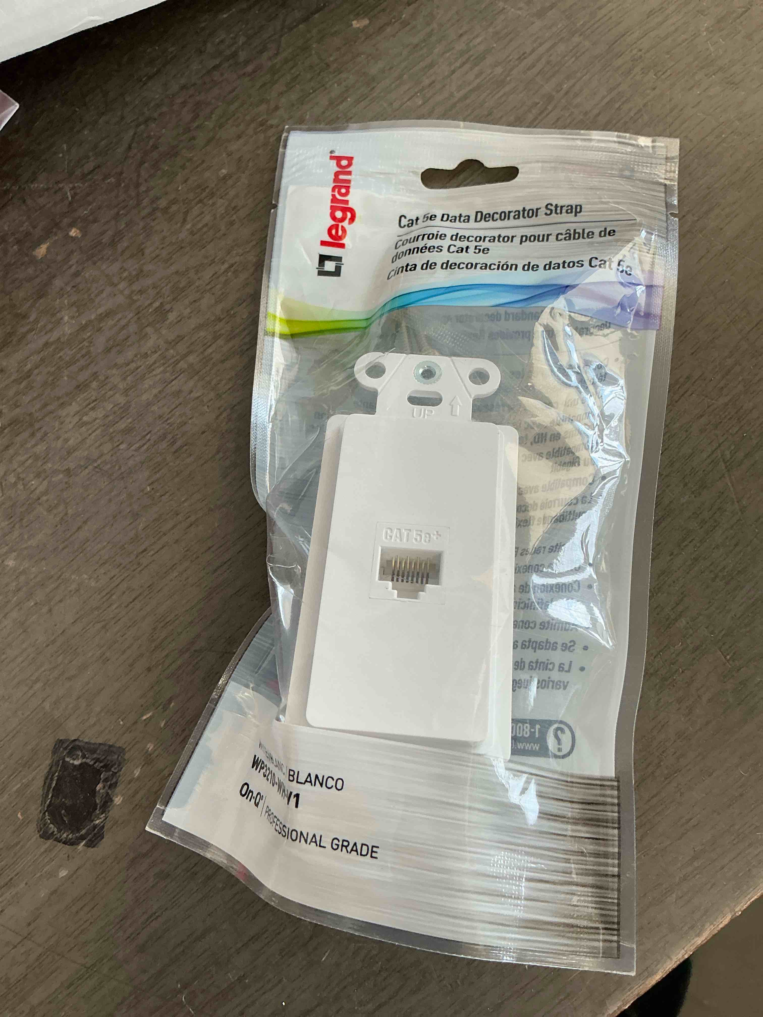 Condition photo showing New/Like New for pass & seymour wp3210whv1 white pre-configured 1 port strap cat5e wall jack