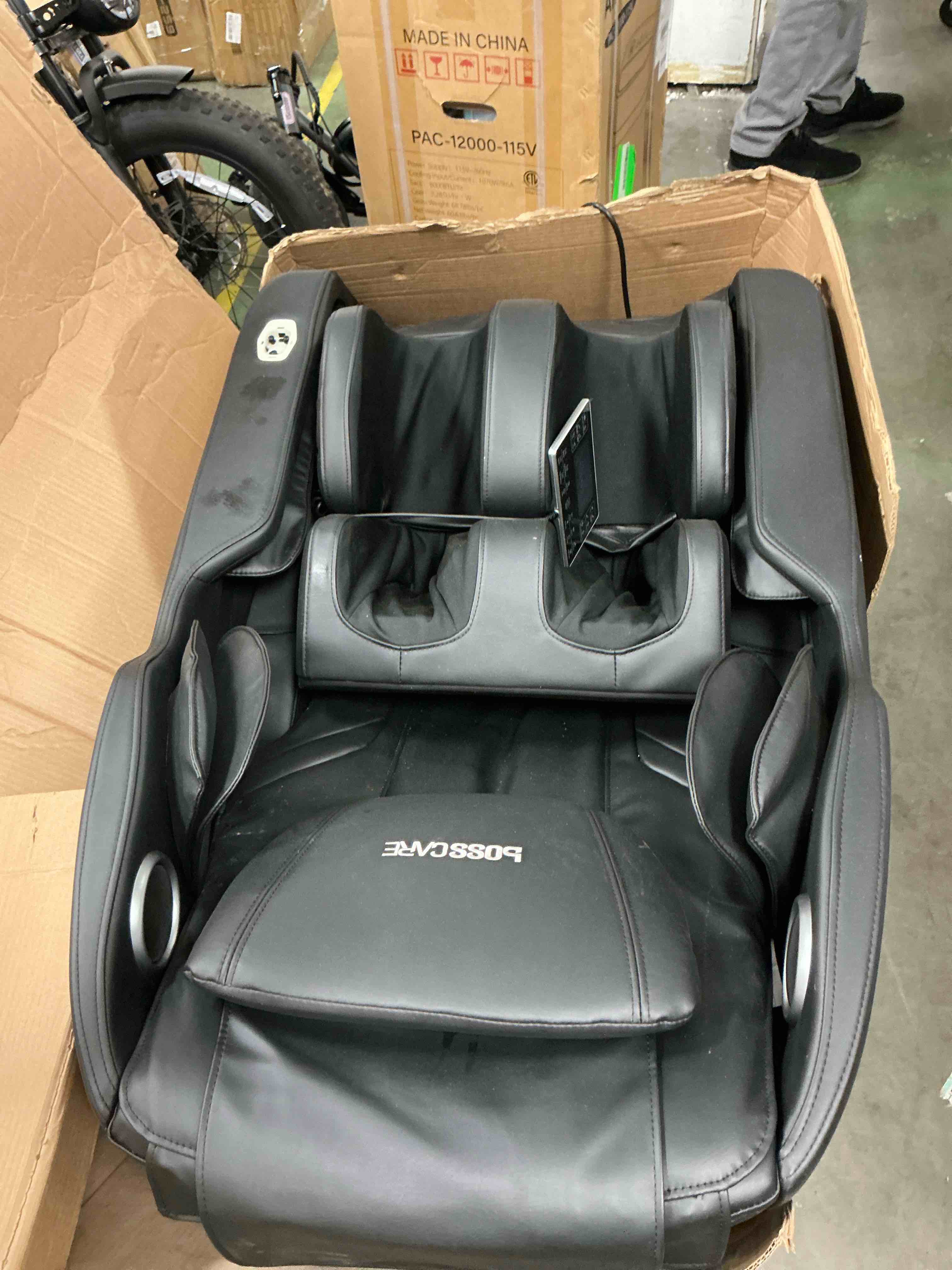 Condition photo showing Good Condition for bosscare full body shiatsu recliner massage chair zero gravity with usb port and app, black
