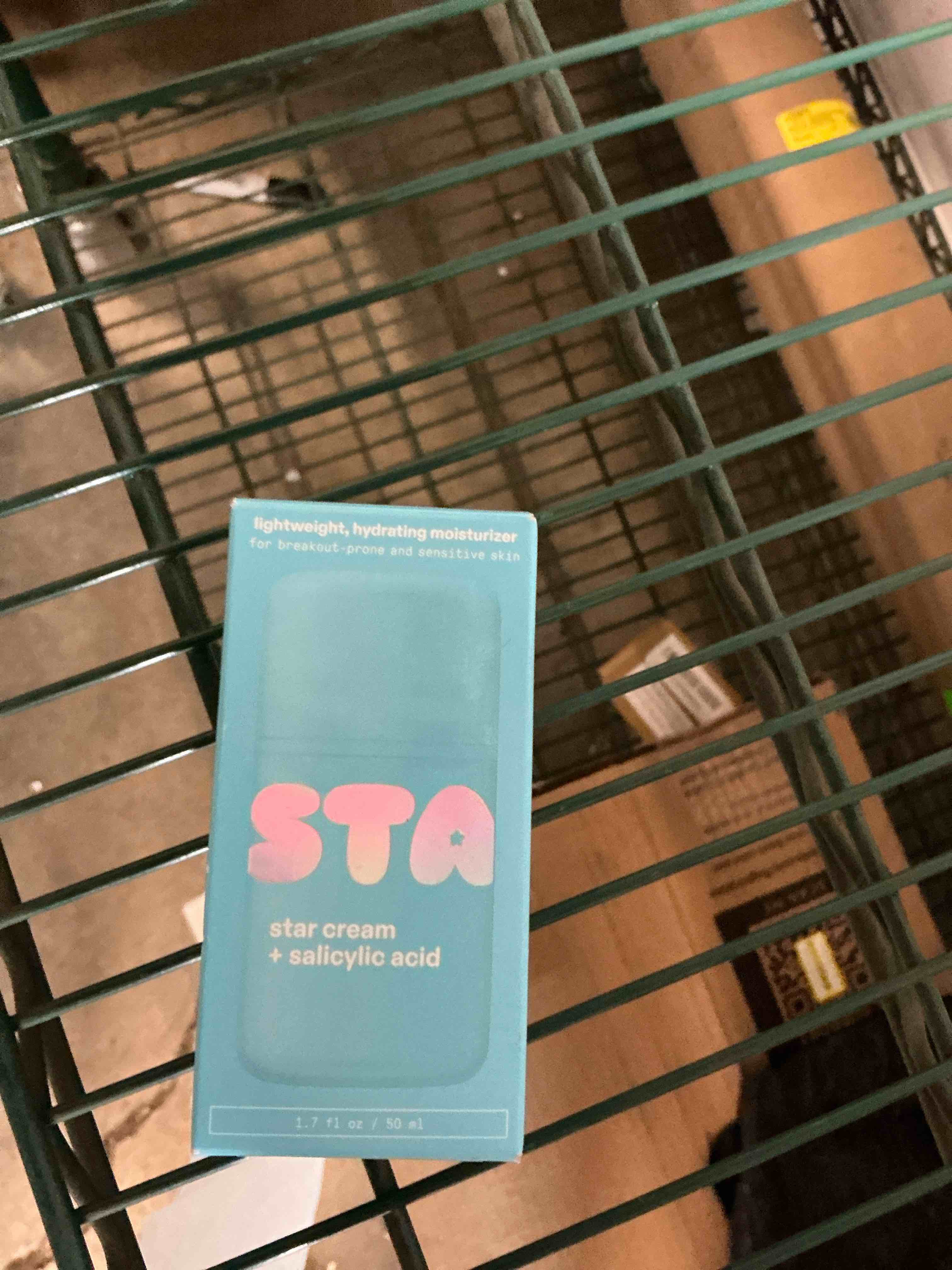 Condition photo showing New/Like New for starface star cream® salicylic acid lightweight face moisturizer, 1.7 fl oz