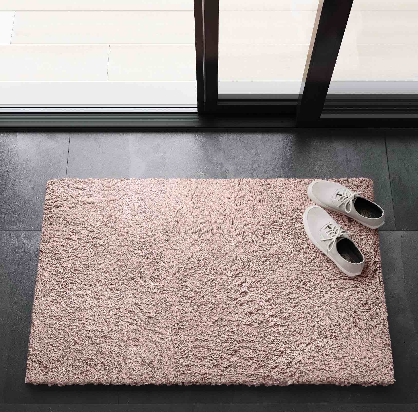 2'6"x3'10" Washable Plush Shag Accent Rug Pink - Room Essentials™