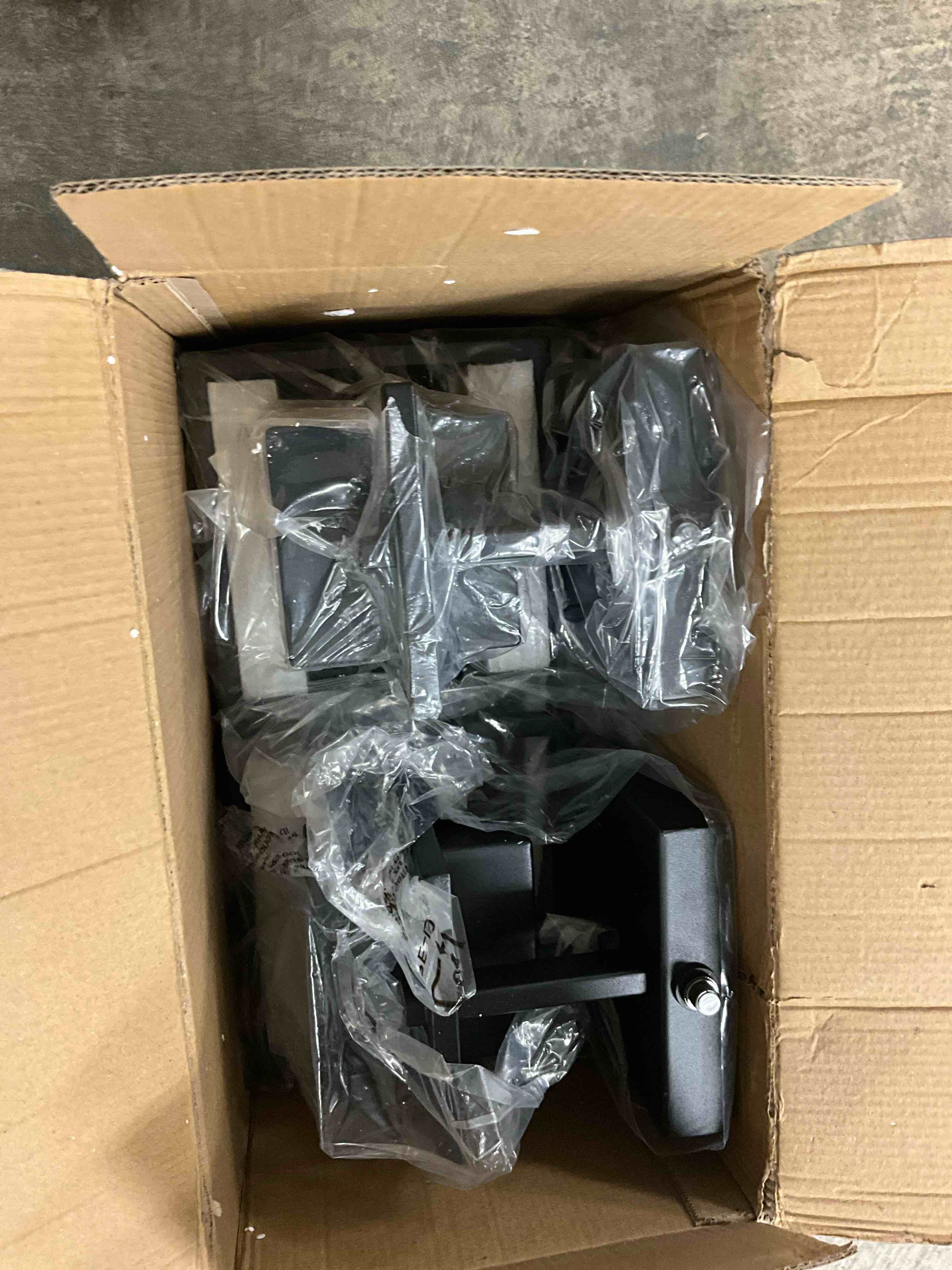 https://s3.amazonaws.com/lotting-images-prod/EmanualPiazza/GRA3464135_1751916952721.jpeg