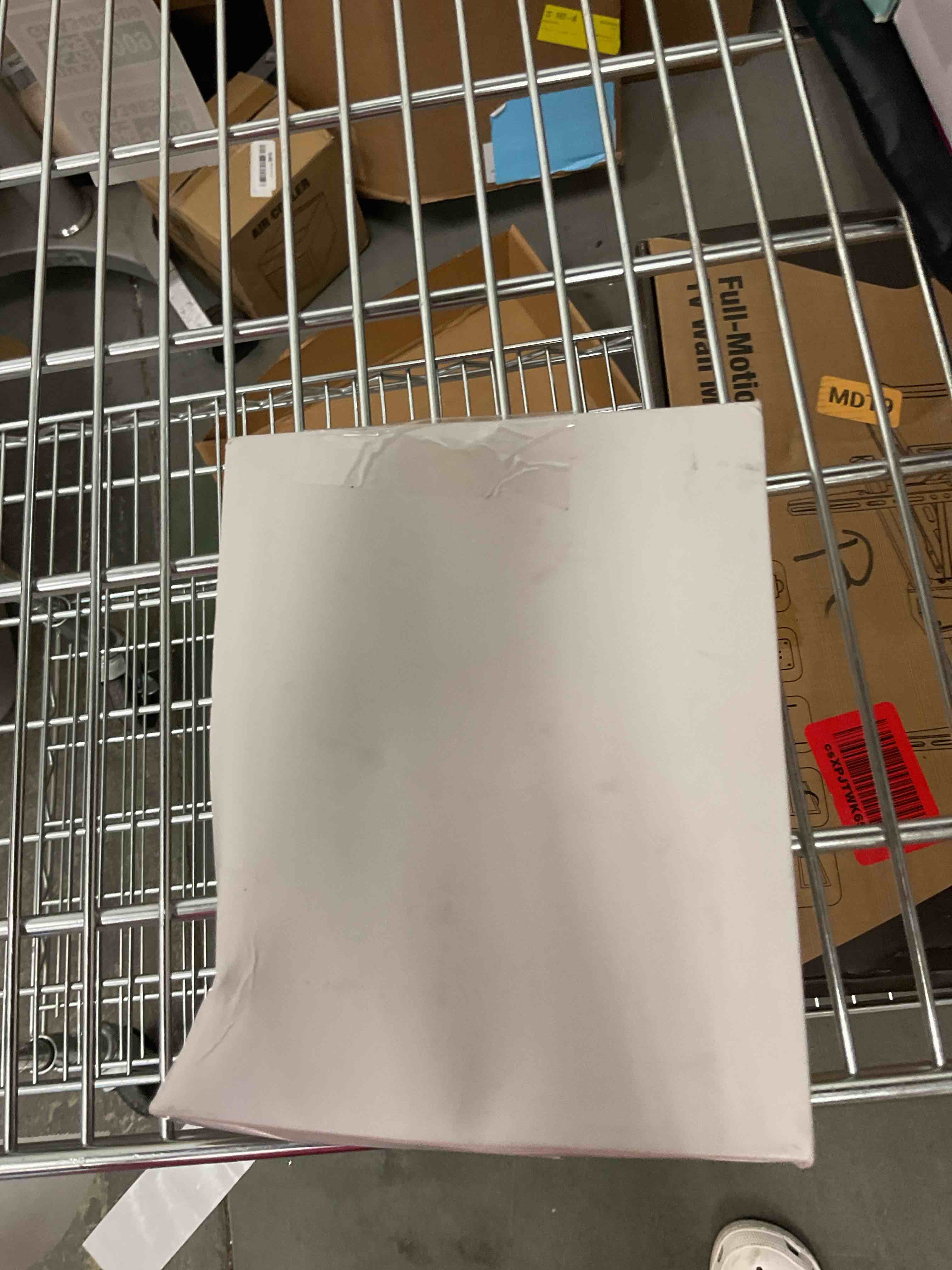 https://s3.amazonaws.com/lotting-images-prod/EmanualPiazza/GRA3465030_1752504564551.jpeg