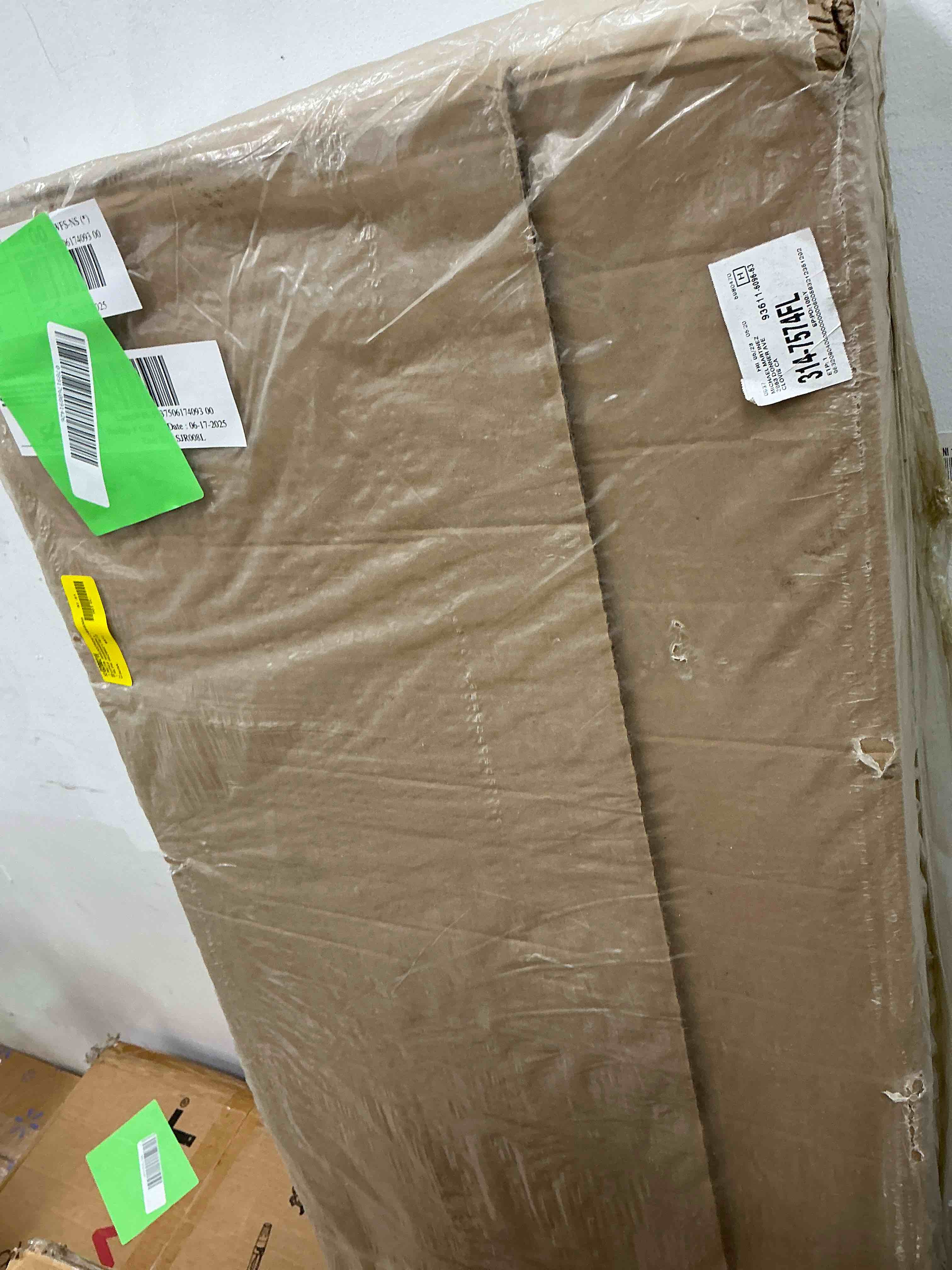https://s3.amazonaws.com/lotting-images-prod/EmanualPiazza/GRA3465899_1753543856279.jpeg