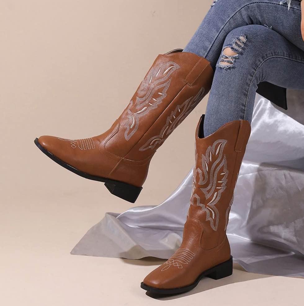 Ecetana Cowboy Boots for Women Wide Calf Square Toe Embroidered Western Cowgirl Boots (( Sze 6.5 ))