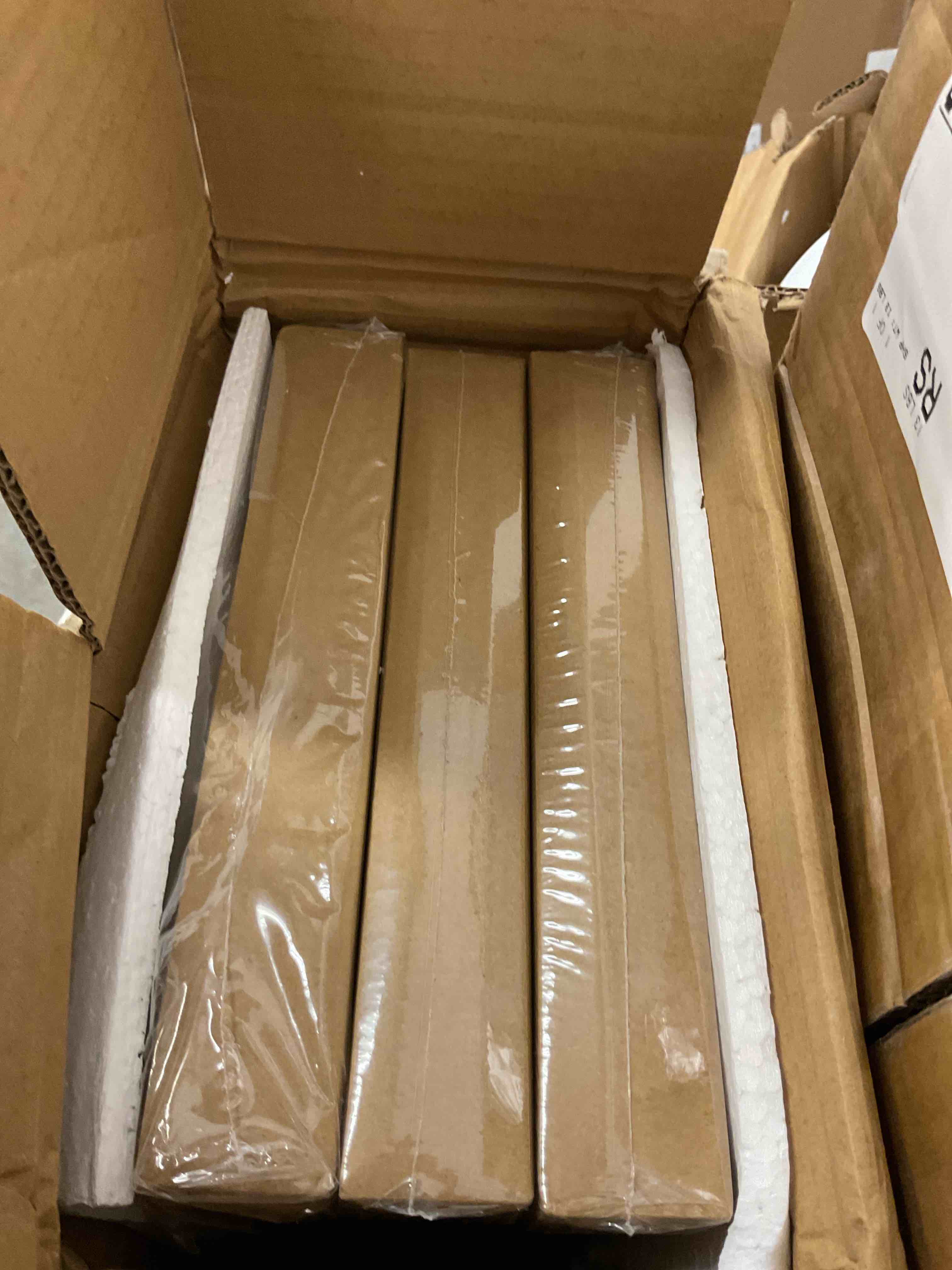 https://s3.amazonaws.com/lotting-images-prod/EmanualPiazza/GRA3469120_1753883081021.jpeg
