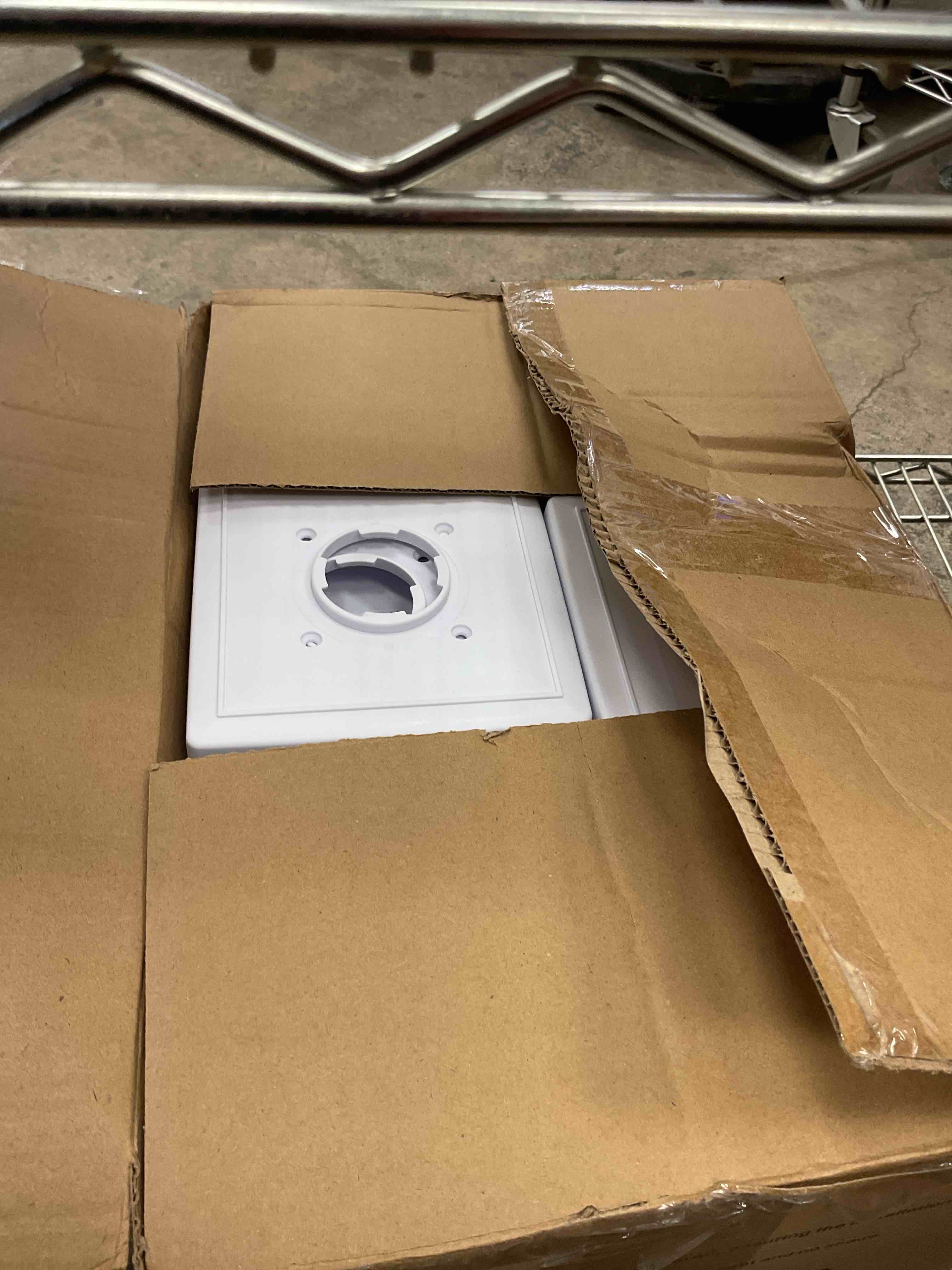 https://s3.amazonaws.com/lotting-images-prod/EmanualPiazza/GRA3469525_1754060975392.jpeg