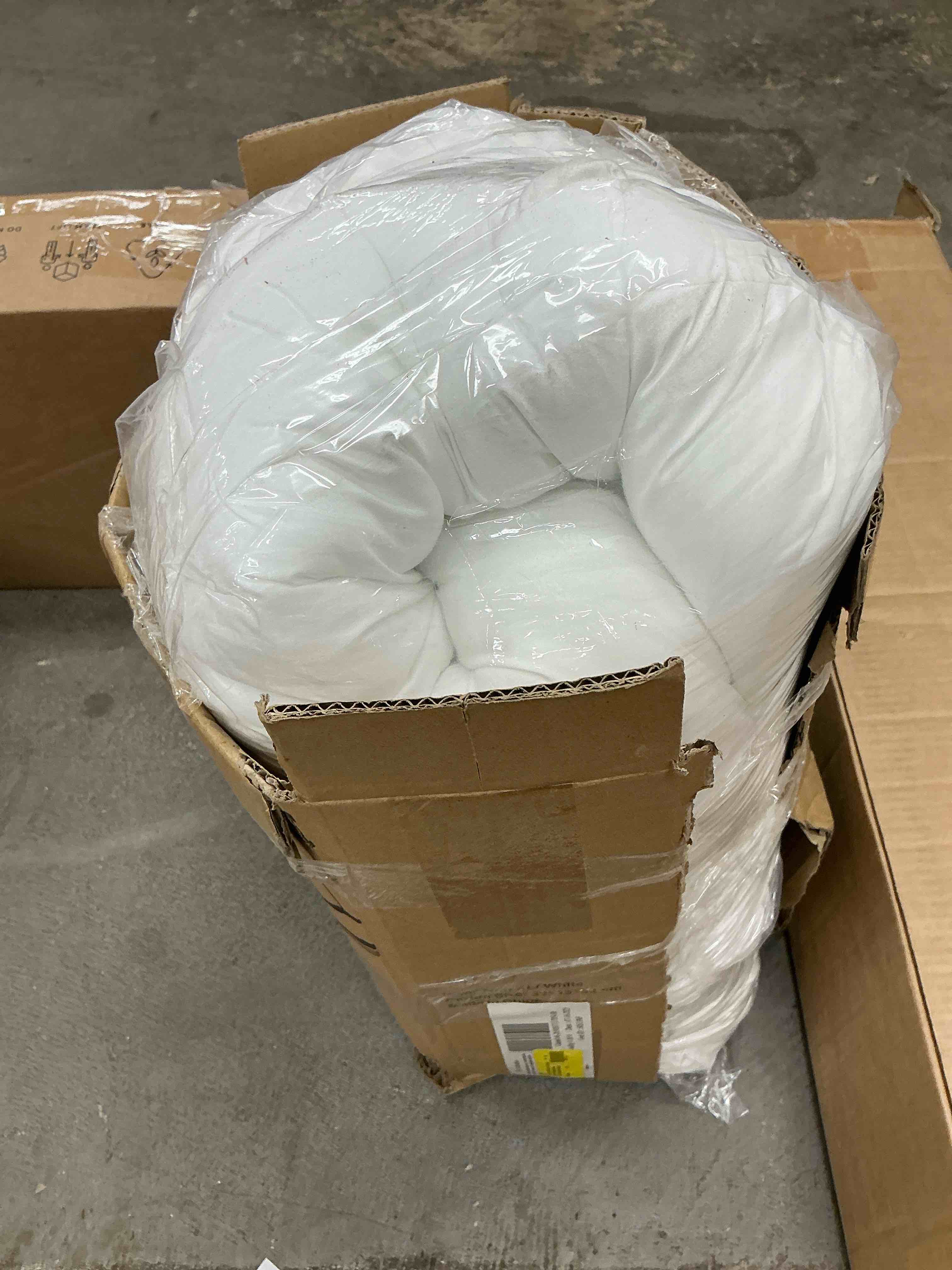 https://s3.amazonaws.com/lotting-images-prod/EmanualPiazza/GRA3470413_1755188862002.jpeg