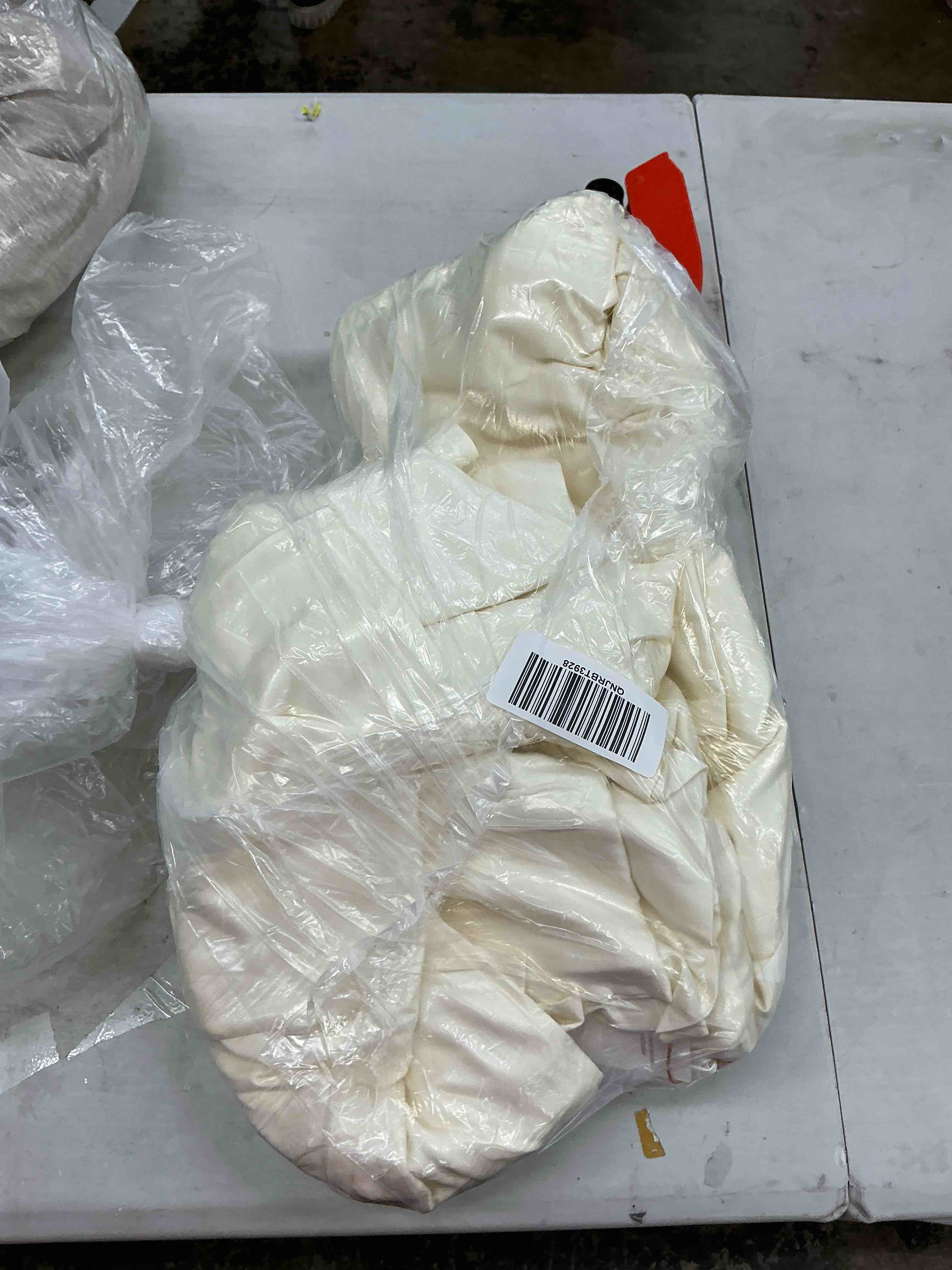 Condition photo showing Good Condition for quince signature giza cotton sateen duvet cover set, king/cal king, ivory