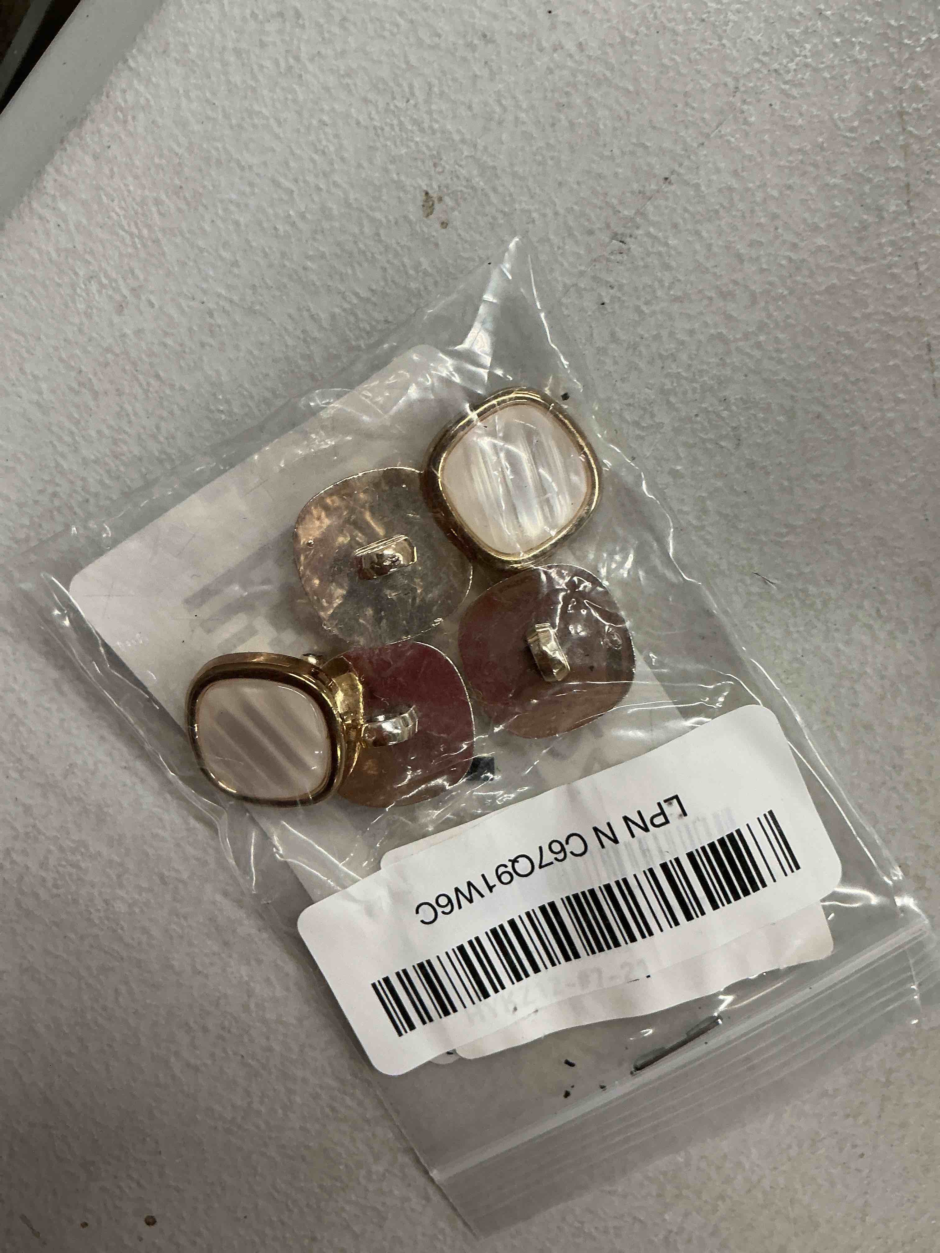 Condition photo showing Good Condition for 5pcs gold white pearl buttons fastener - versatile sewing accessories for diy garment, clothing, handmade projects, and scrapbooking #1 18mm