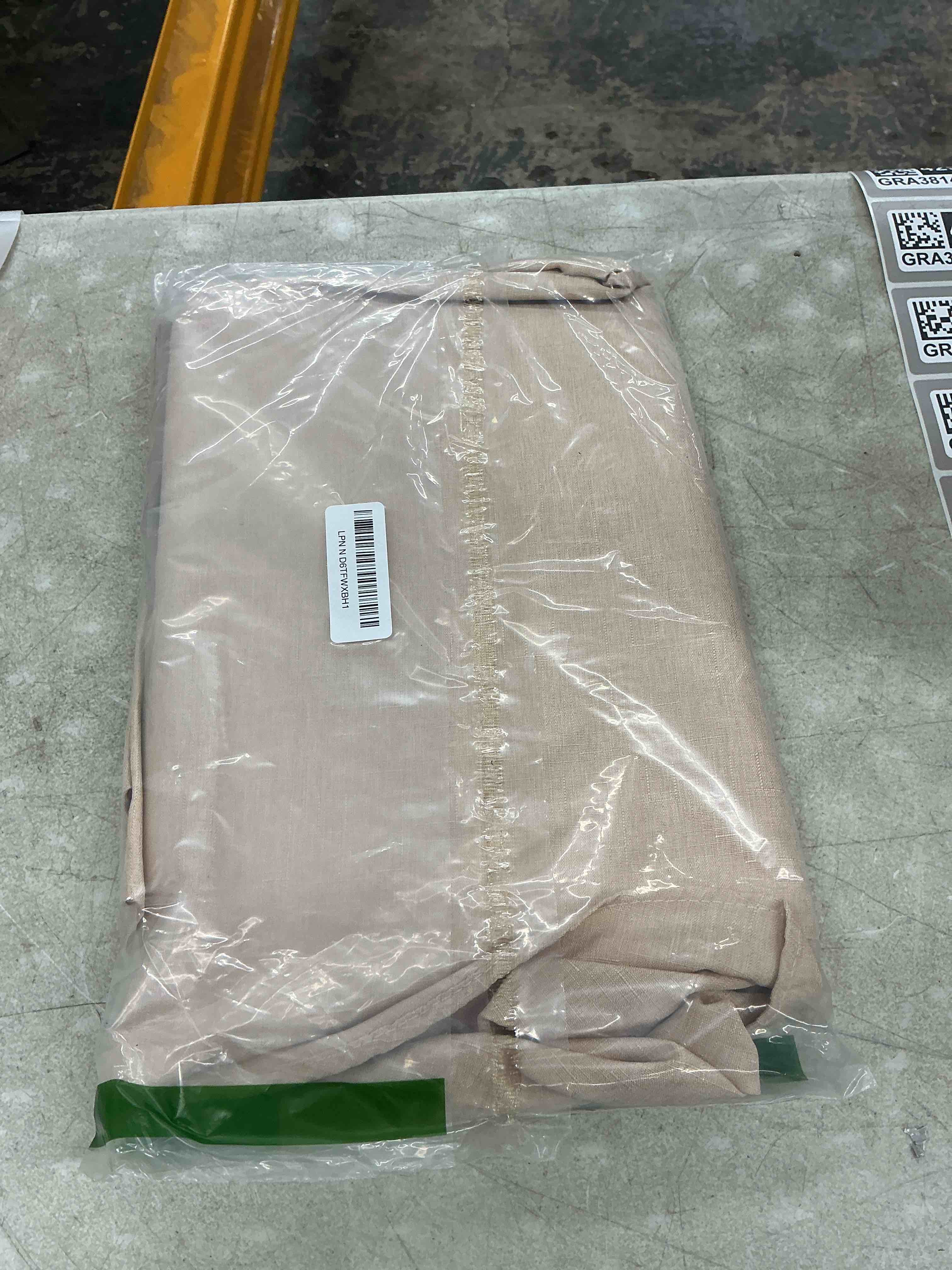 Condition photo showing Good Condition for decorelia waterproof round tablecloth for round dining table, decorative rustic soft wipeable table cloths cover indoor outdoor use for holiday,wedding, kitchen (70 inch,round (4-6 seats),beige) beige 70" (round)