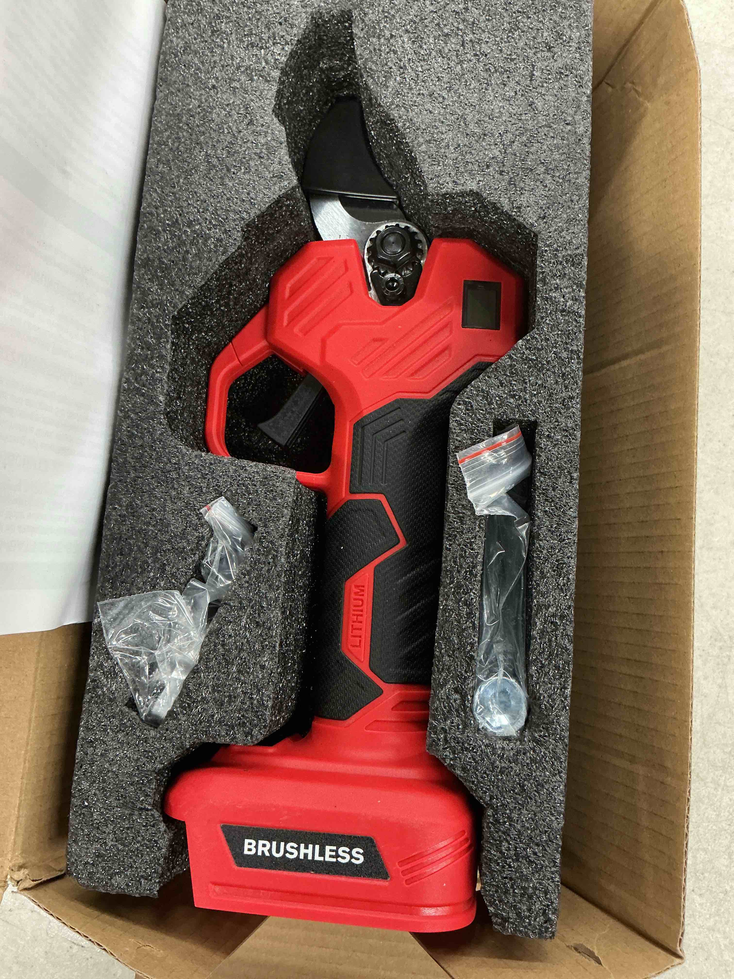 https://s3.amazonaws.com/lotting-images-prod/EmanualPiazza/GRA3818980_1777044702194.jpeg