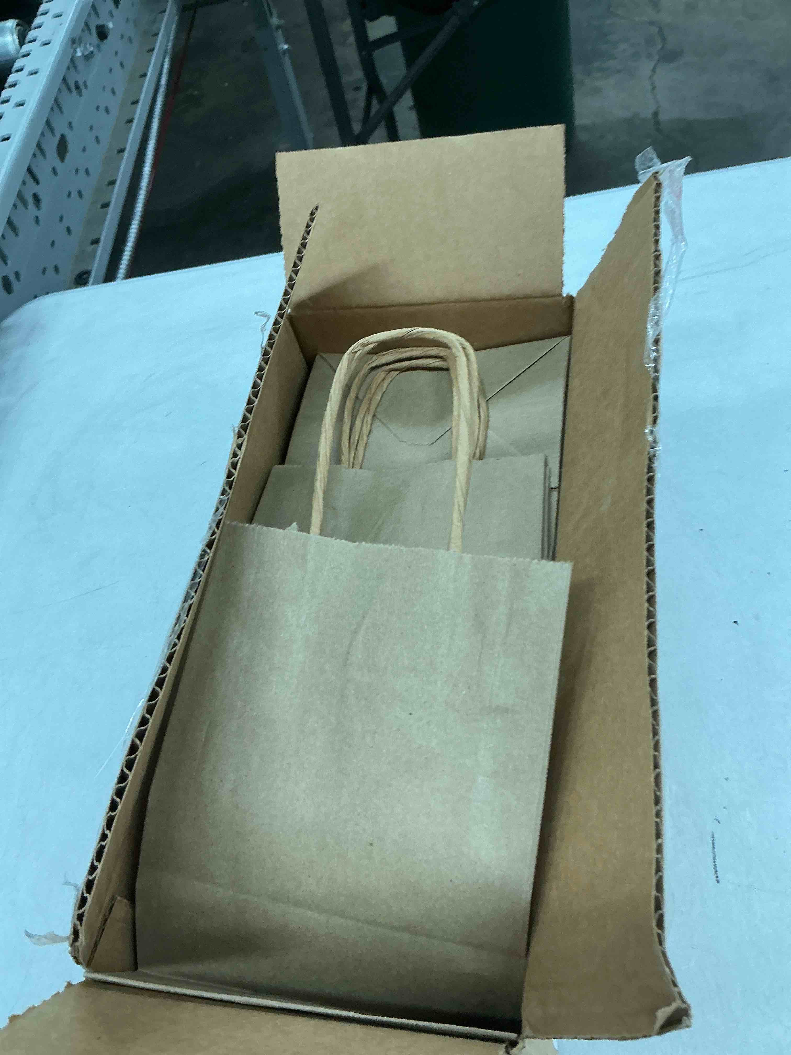 https://s3.amazonaws.com/lotting-images-prod/EmanualPiazza/GRA3821038_1777495898907.jpeg