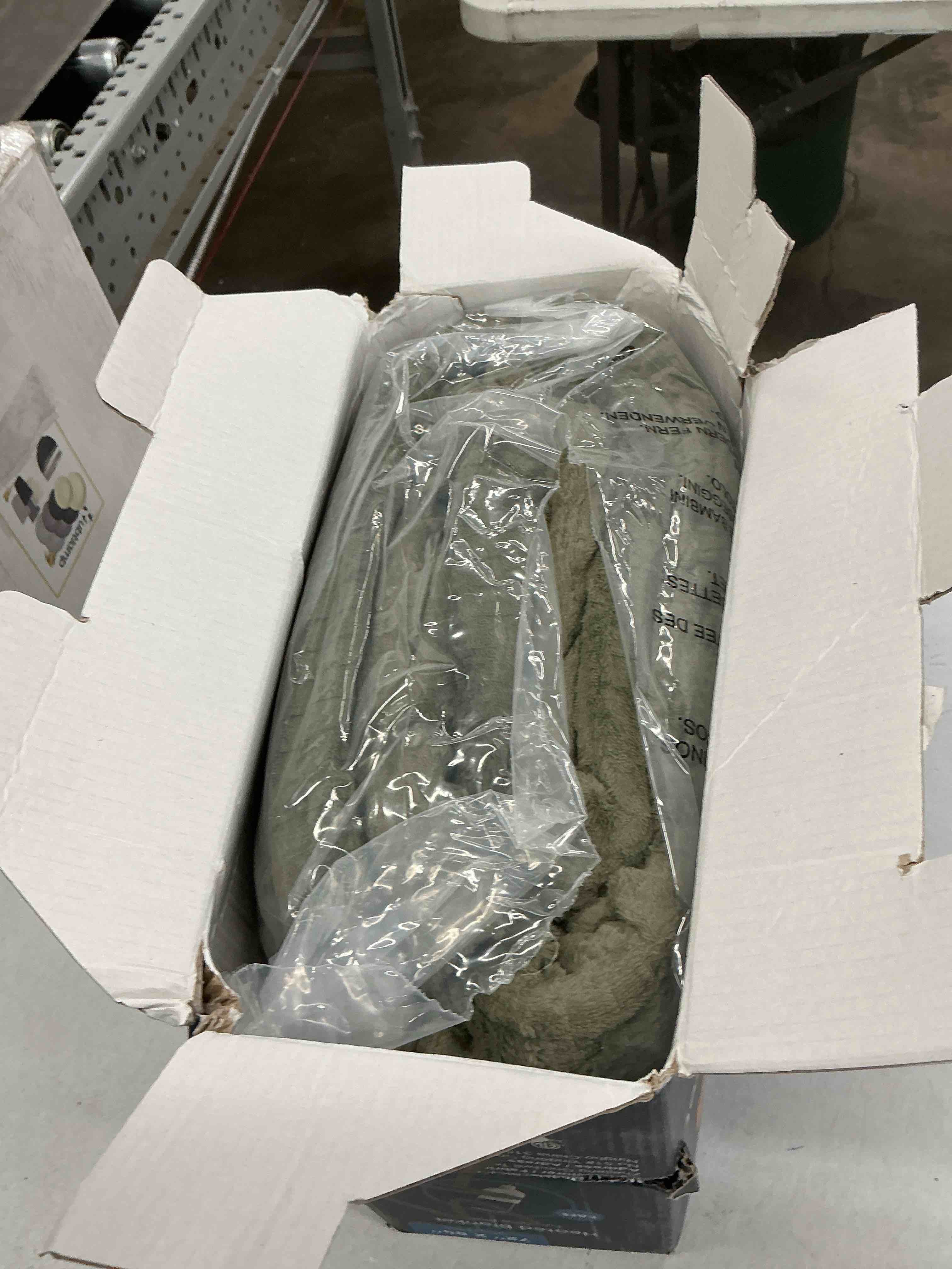Condition photo showing Good Condition for wapaneus heated blanket electric full size 72"x84" with 10 heating levels 12 timer settings and 8 hours auto-shut off,flannel fast-heating electric blanket,etl listed machine washable,dark brown