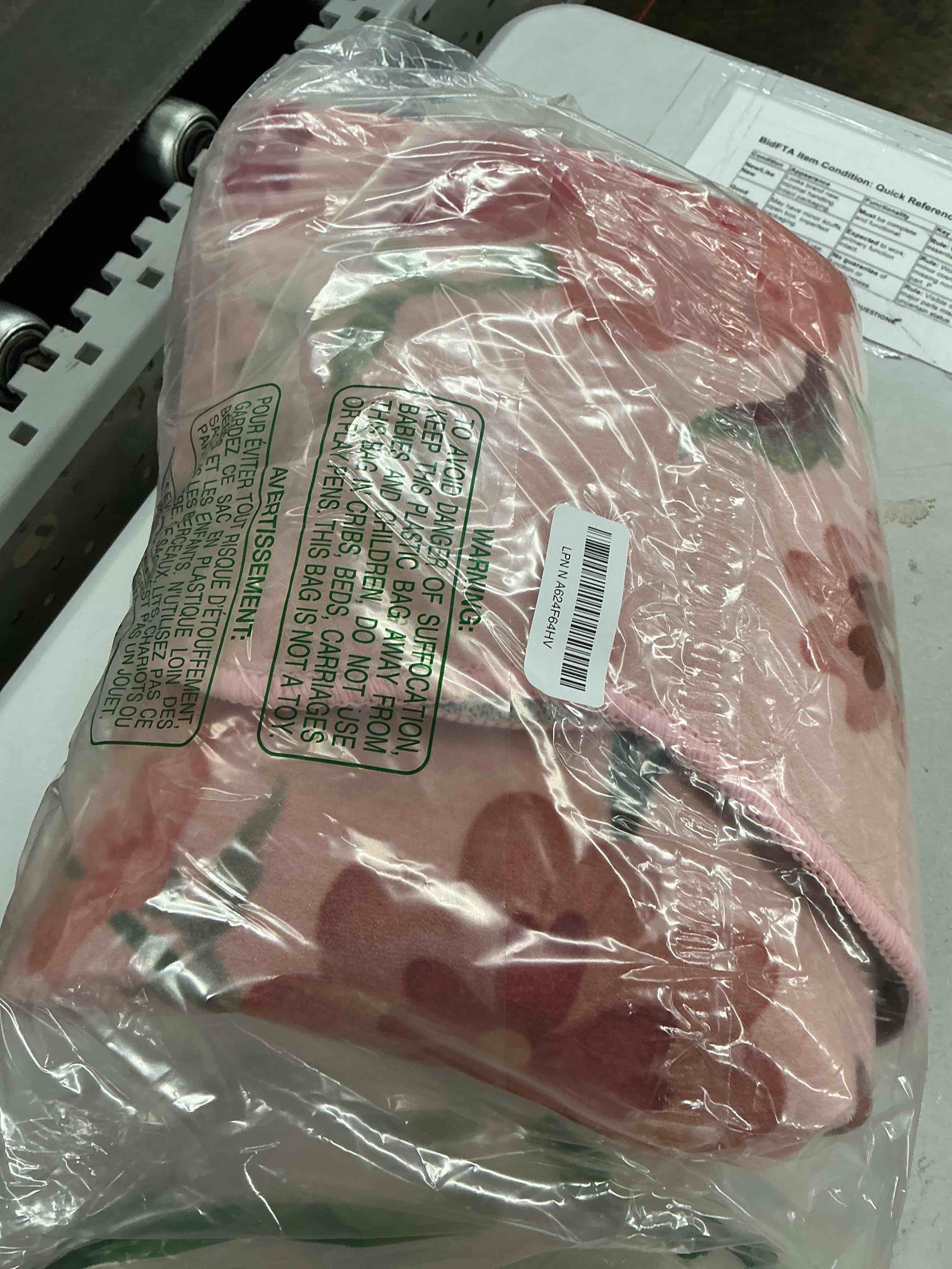 Condition photo showing Good Condition for lahome floral washable entryway rug, 2x3 soft kitchen rugs non-slip, ultra-thin door mat indoor entrance stain resistant boho small throw carpet for bathroom bedroom entry flore, pink pink 2' x 3' (rectangular)