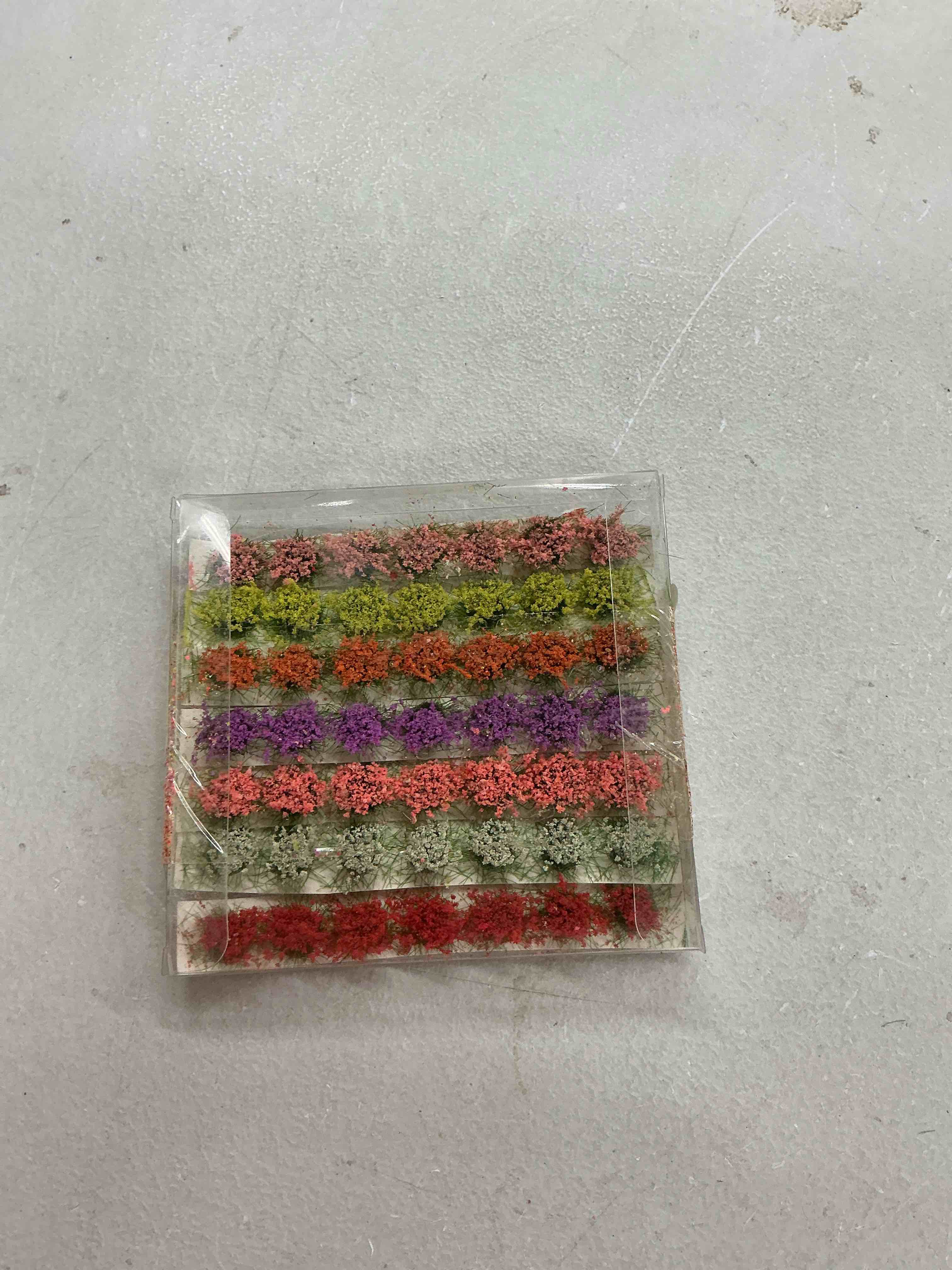 Condition photo showing Good Condition for miniature flowers, 49 pcs miniature flower cluster grass tufts, colorful vegetation groups for diy train landscape, railroad scenery, model war gaming terrain, sand table scenery