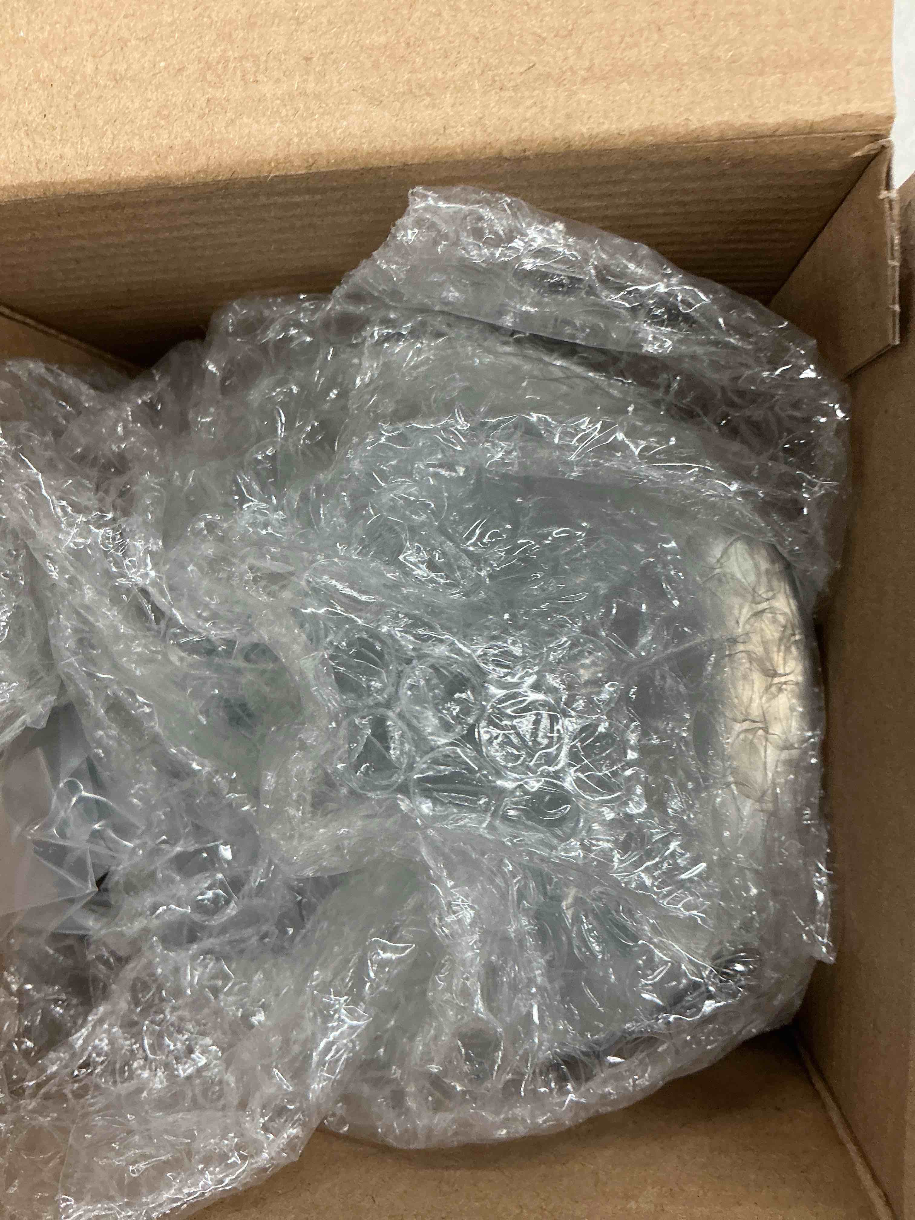 Condition photo showing Good Condition for dreyoo 1 pcs 4 inch end of pipe gripper mechanical plug, steel drain pipe cover with galvanized screw and wing nut for outdoor sewer cleanout drain 1 4 inch