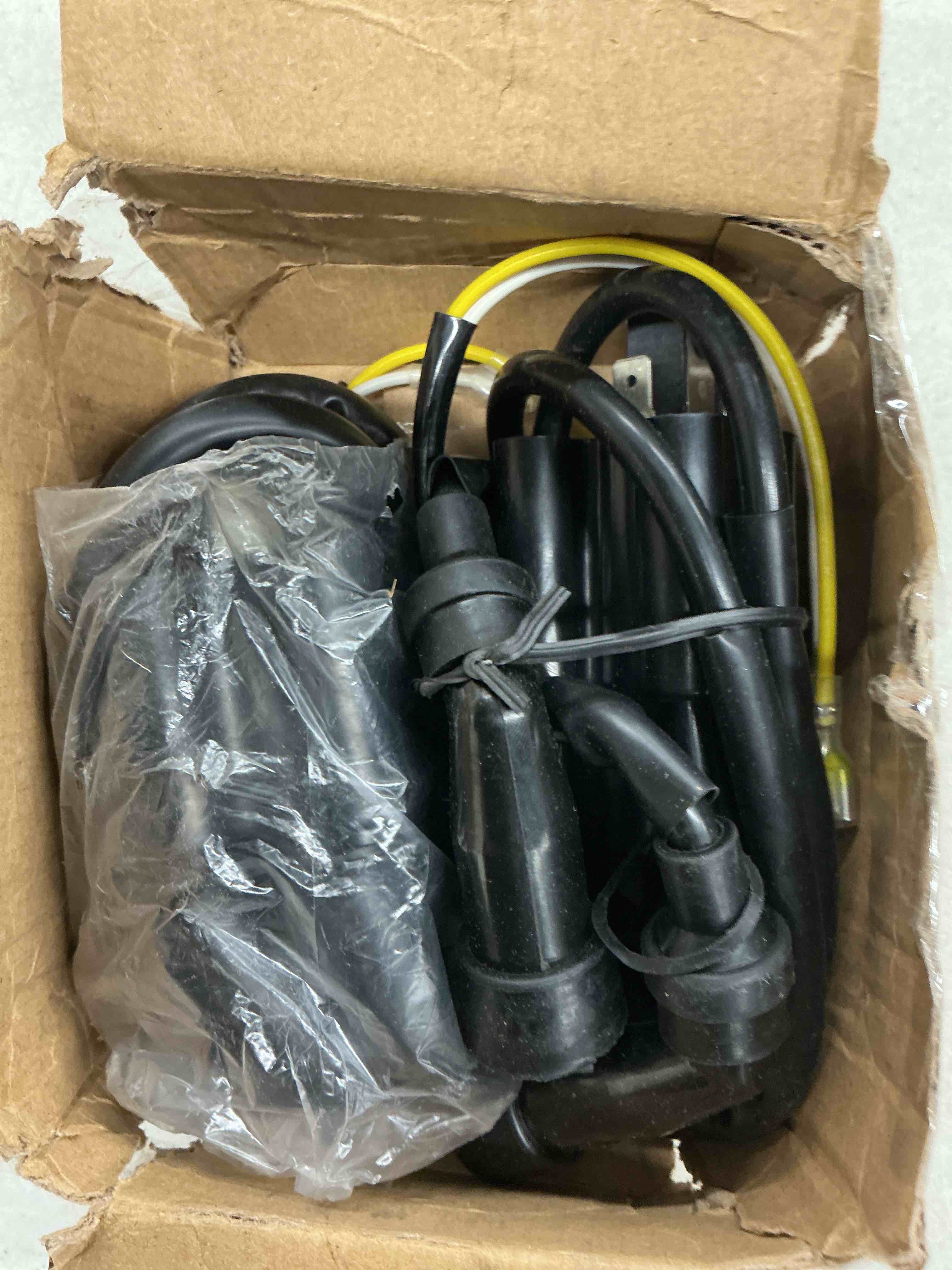 Condition photo showing Good Condition for labwork ignition coils and spark plug caps replacement for honda 750 four cb750 cb750a f/k 1969 1970 1971 1972 1973 1974 1975 1796 1977 1978 30501-300-003 30502-300-003