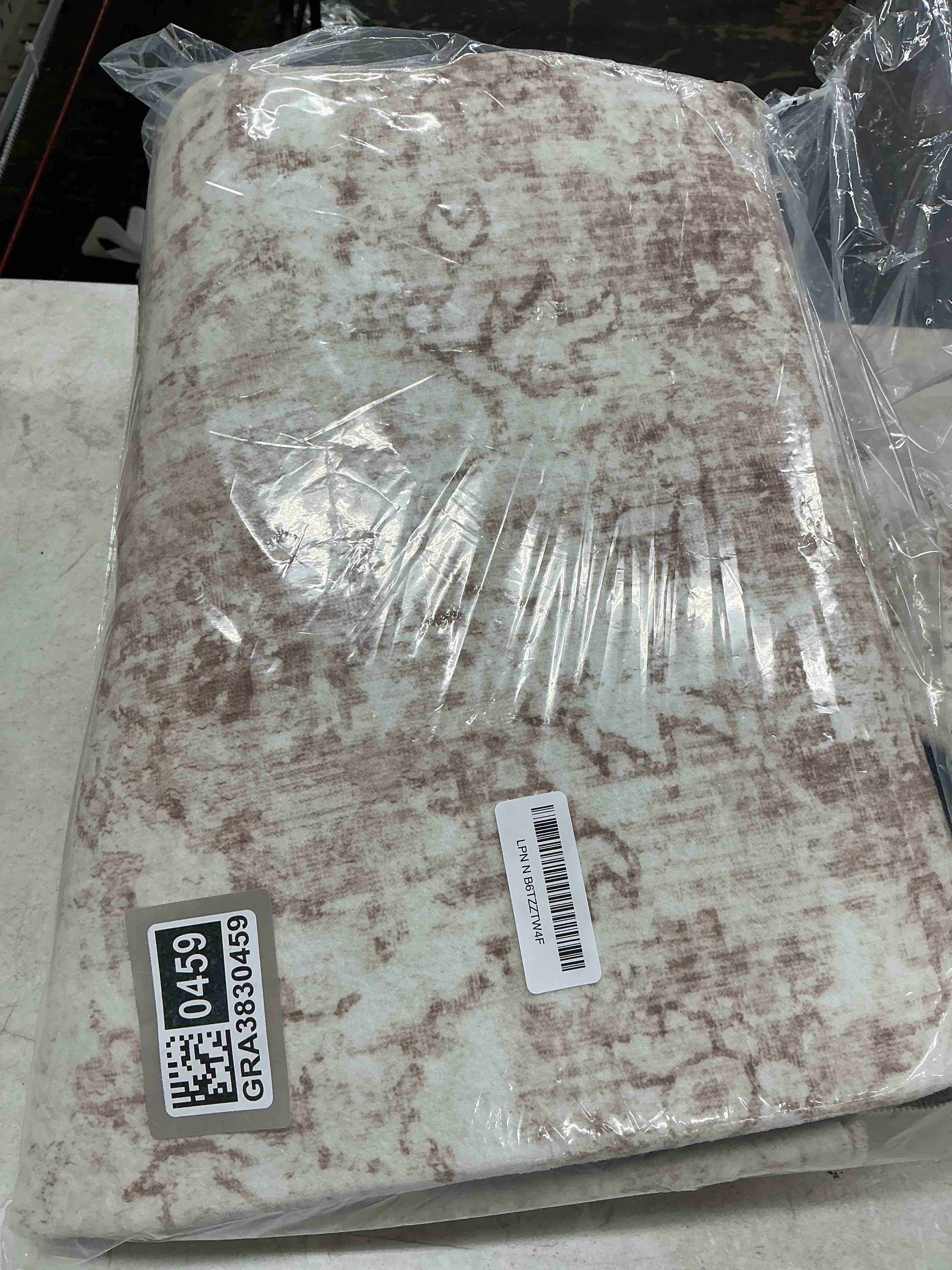 Condition photo showing Good Condition for area rug 5x7 vintage rug: washable indoor medallion rugs low pile distressed floor carpet retro accent rug for living room bedroom kitchen dining table home office(retro beige, 5'x7') retro beige 5' x 7' (rectangular)