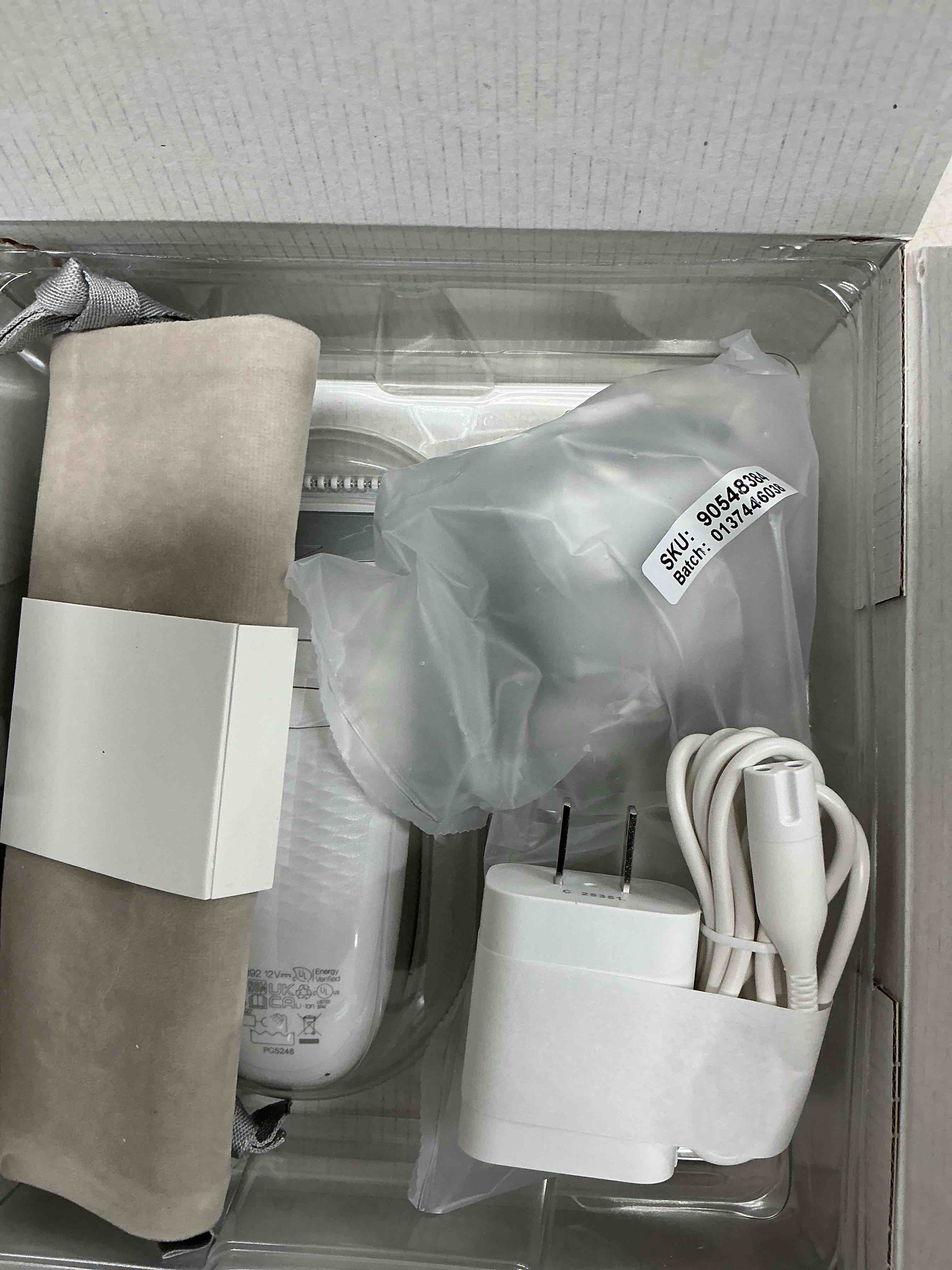 Condition photo showing Good Condition for braun epilator silk-épil 7, hair removal device, women shaver & trimmer, wet and dry, wide head, includes shaver head and trimmer comb, se7-041, silver