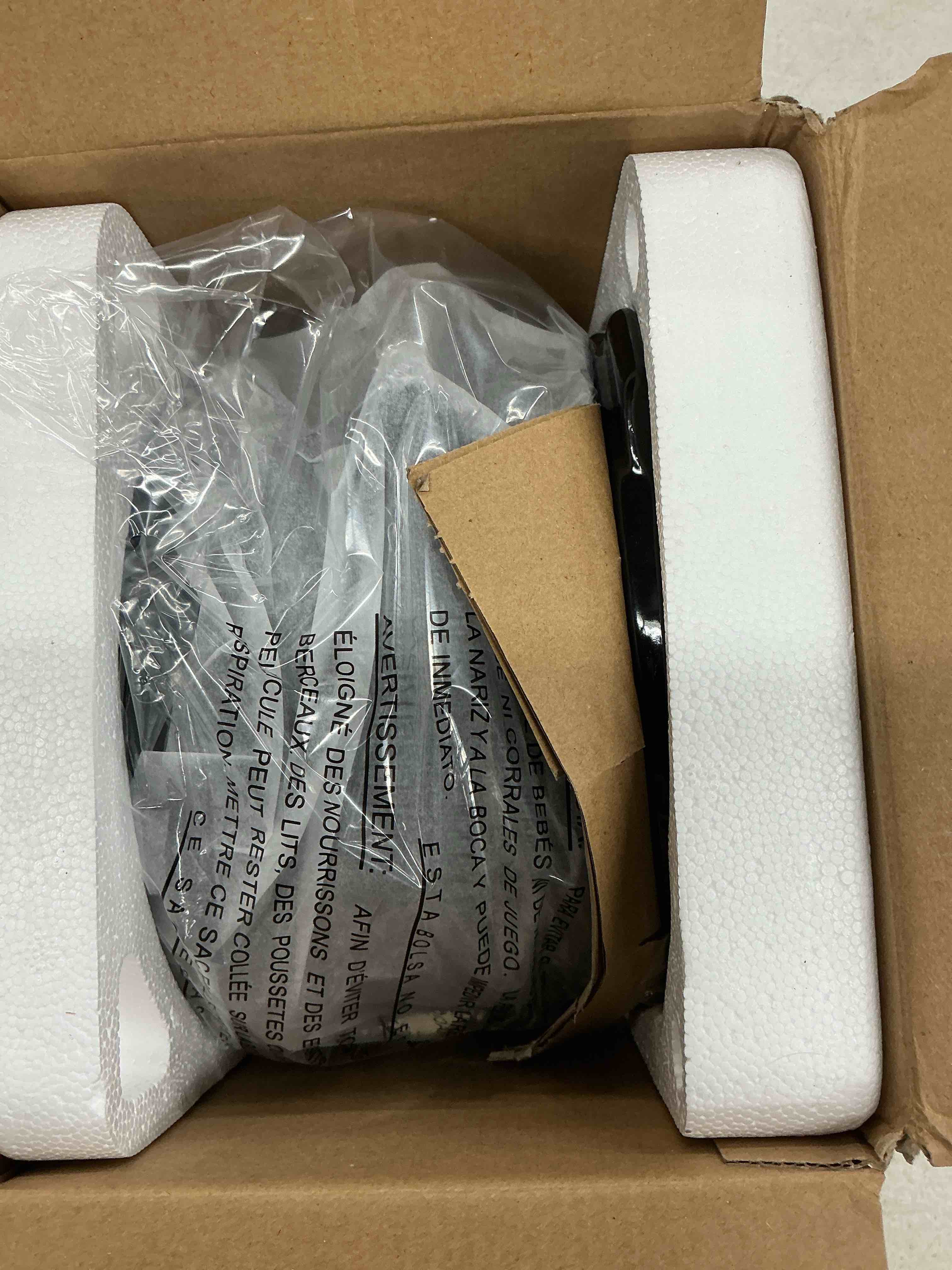 Condition photo showing New/Like New for bella 1.5 qt slow cooker, black