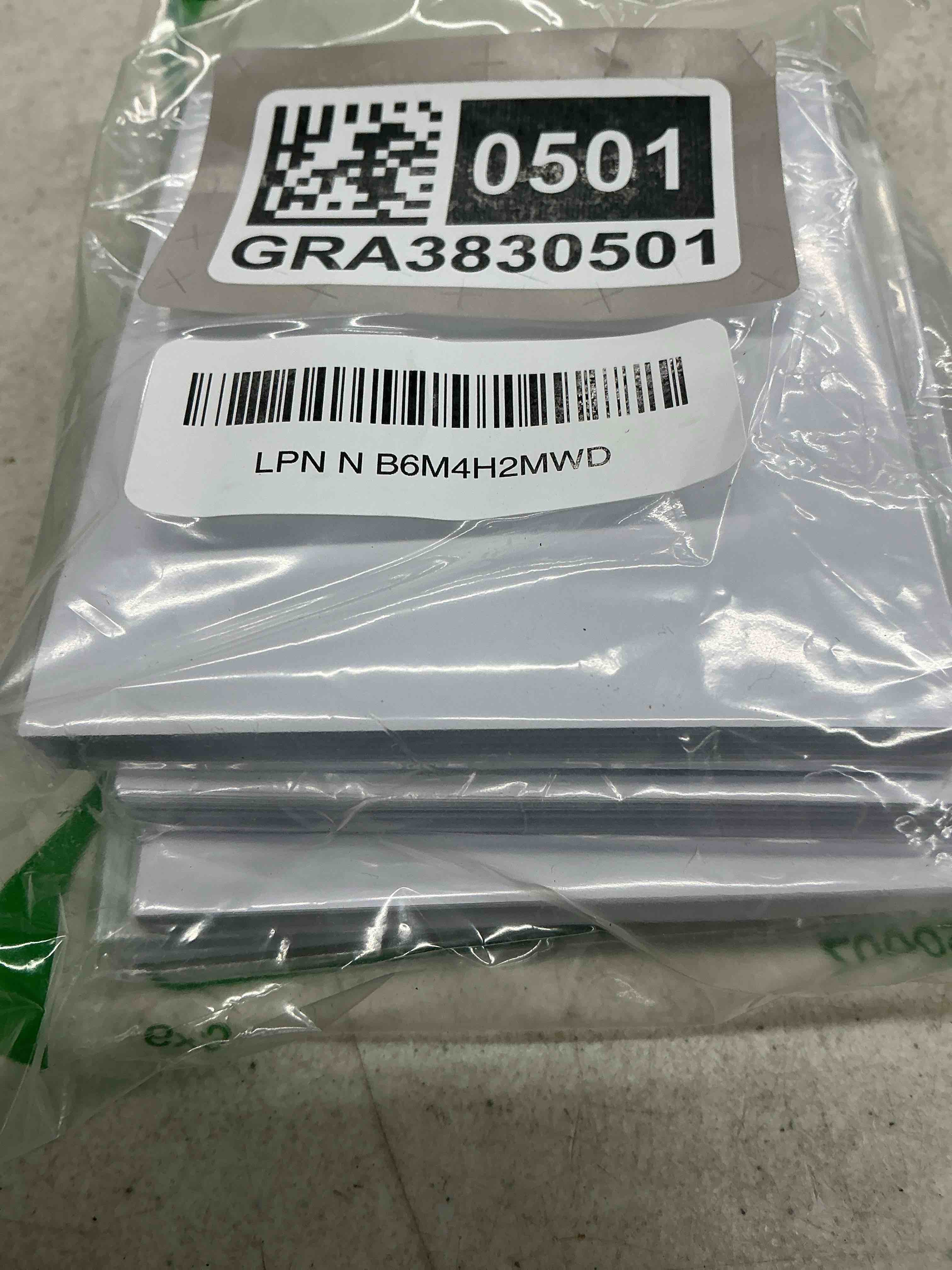 Condition photo showing Good Condition for 4 pcs place cards, 2x3.5in blank fillable banquet seat card fort table setting, escort card, wedding place cards for wedding, table, dinner parties white