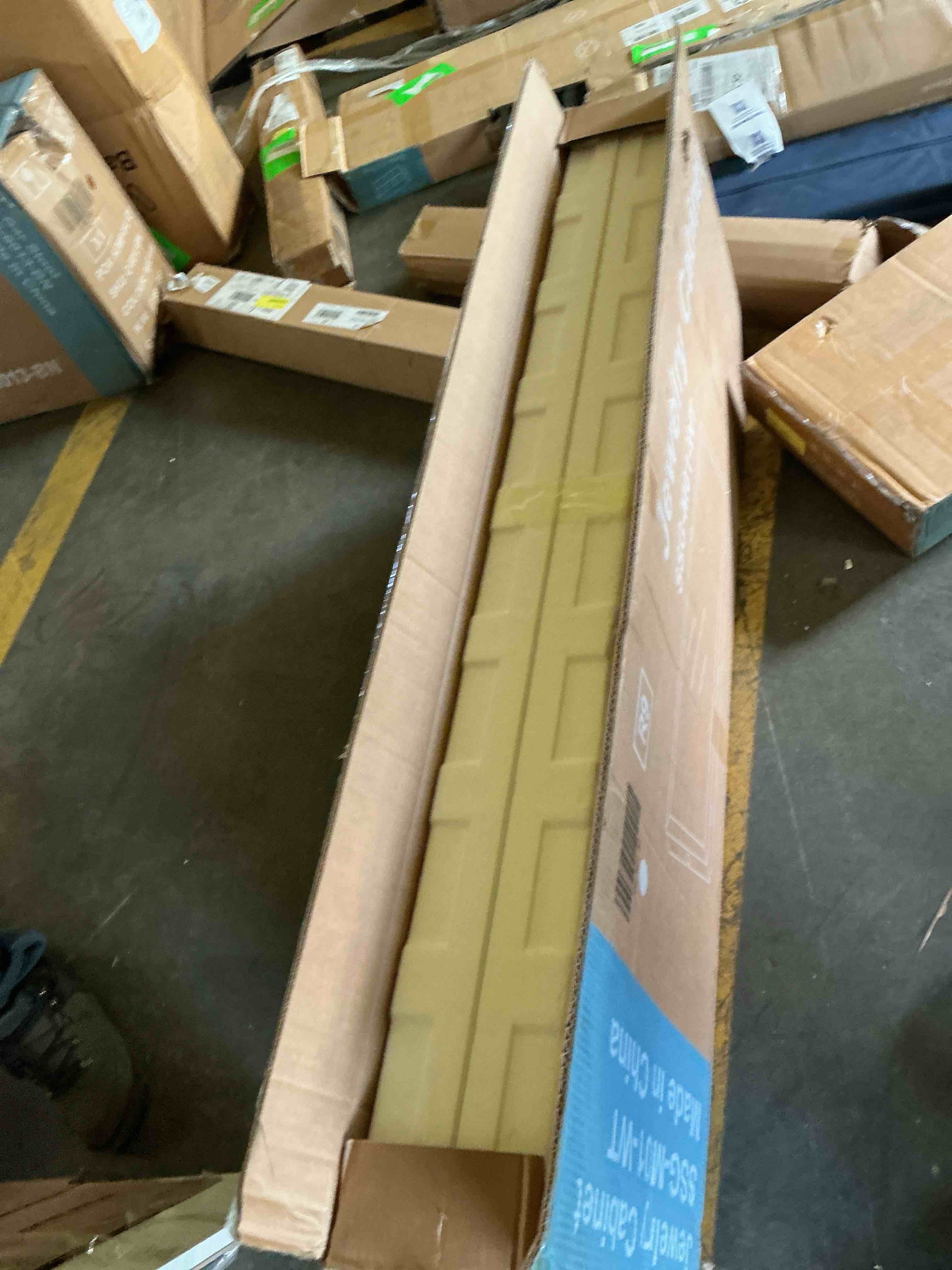 https://s3.amazonaws.com/lotting-images-prod/EmanualPiazza/GRA4370692_1777659358280.jpeg