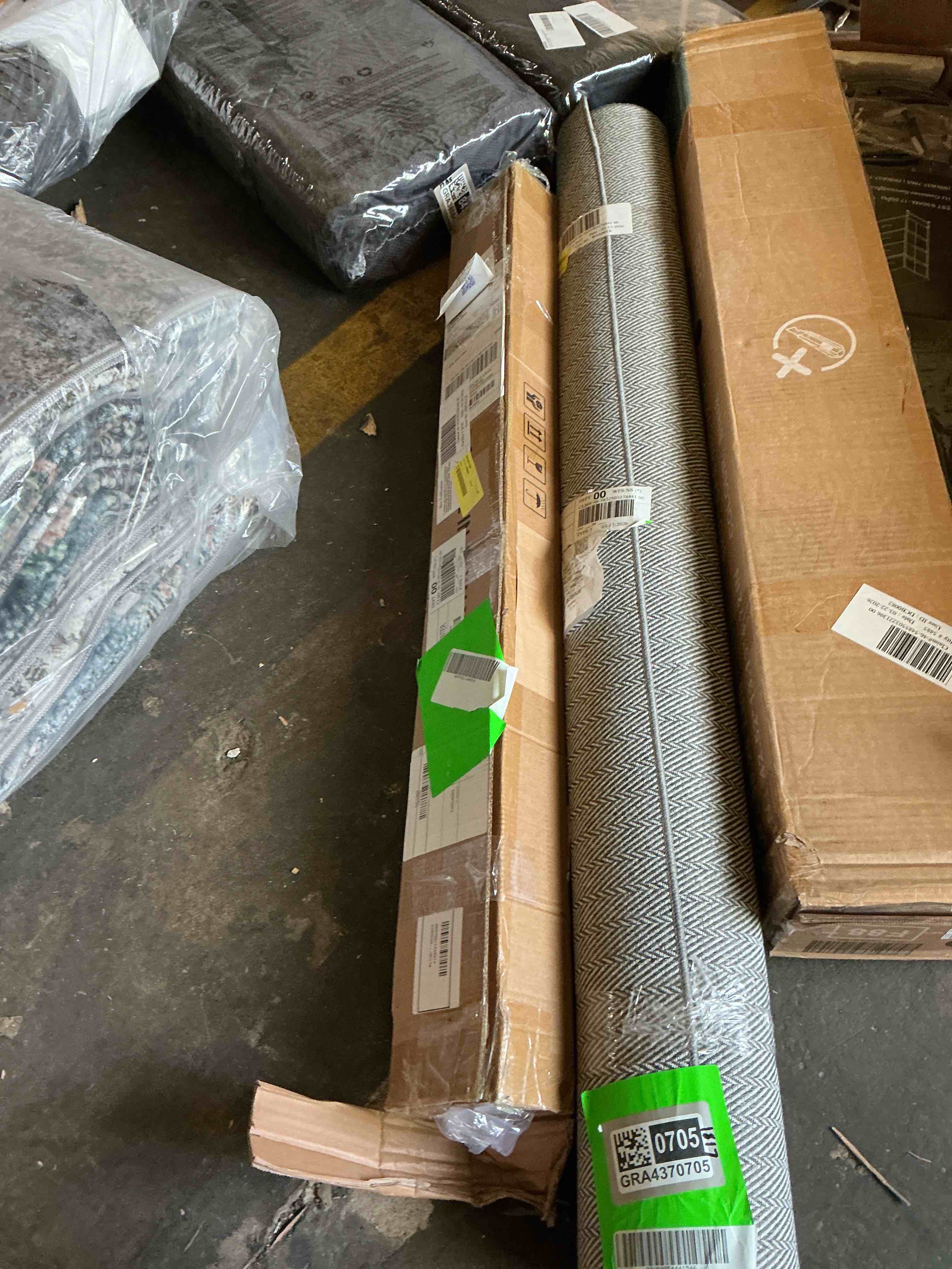 https://s3.amazonaws.com/lotting-images-prod/EmanualPiazza/GRA4370706_1777661358954.jpeg