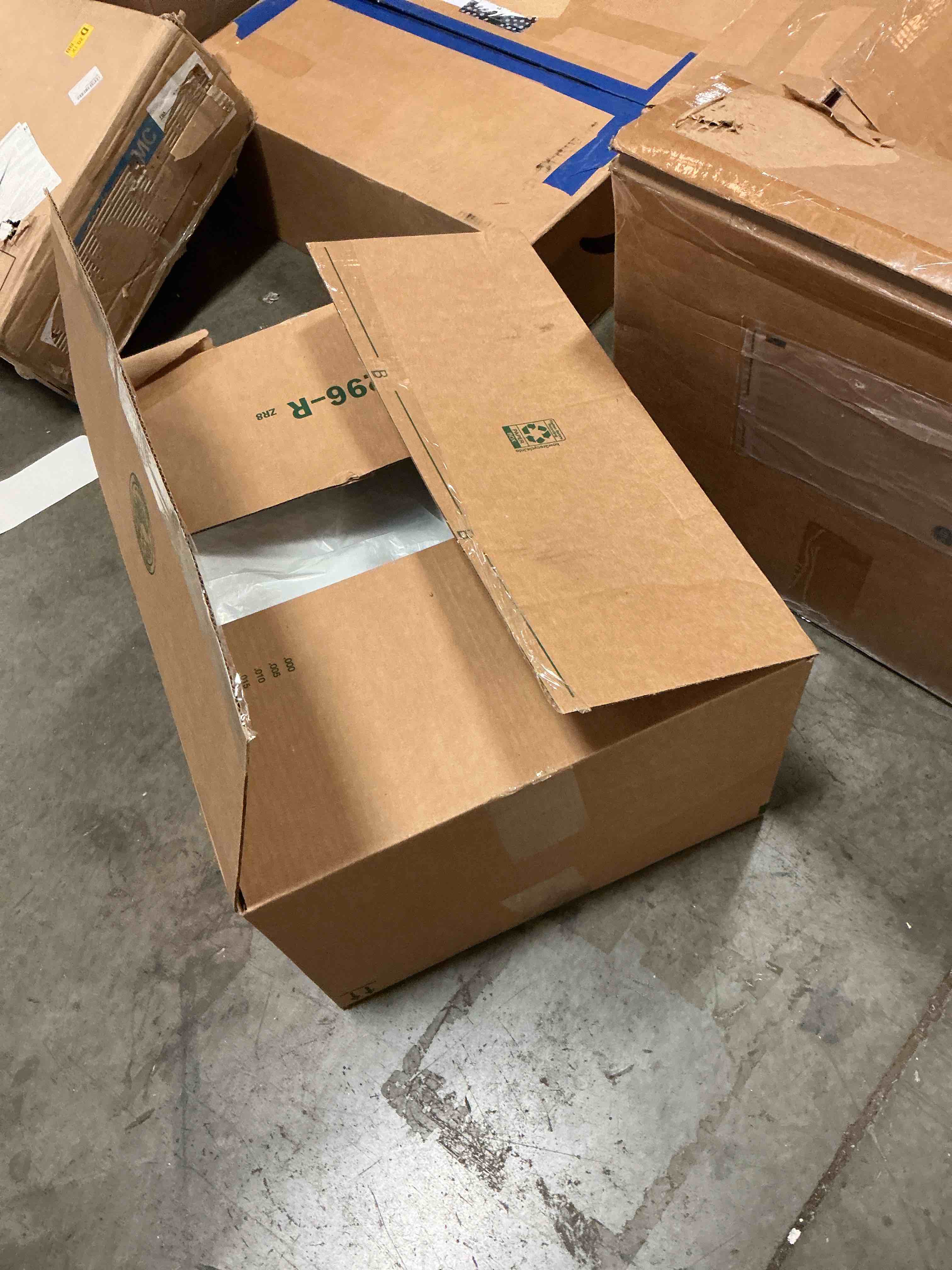 https://s3.amazonaws.com/lotting-images-prod/EmanualPiazza/GRA4371284_1778769852359.jpeg