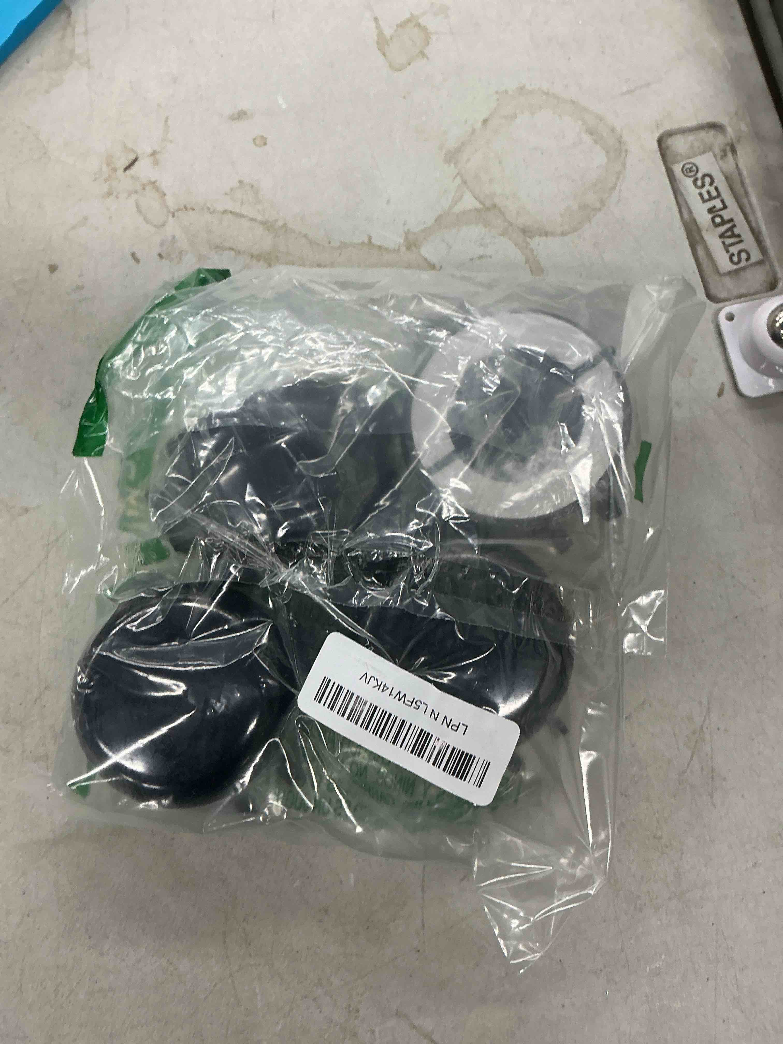 Condition photo showing Good Condition for Stove Knob Safety Covers & Gas Stove Knob Locks - Childproof Oven Lock 5 Pack, Heat-Resistant ABS Stove Locks Child Safety Universal Fit Knob Covers 5 convention