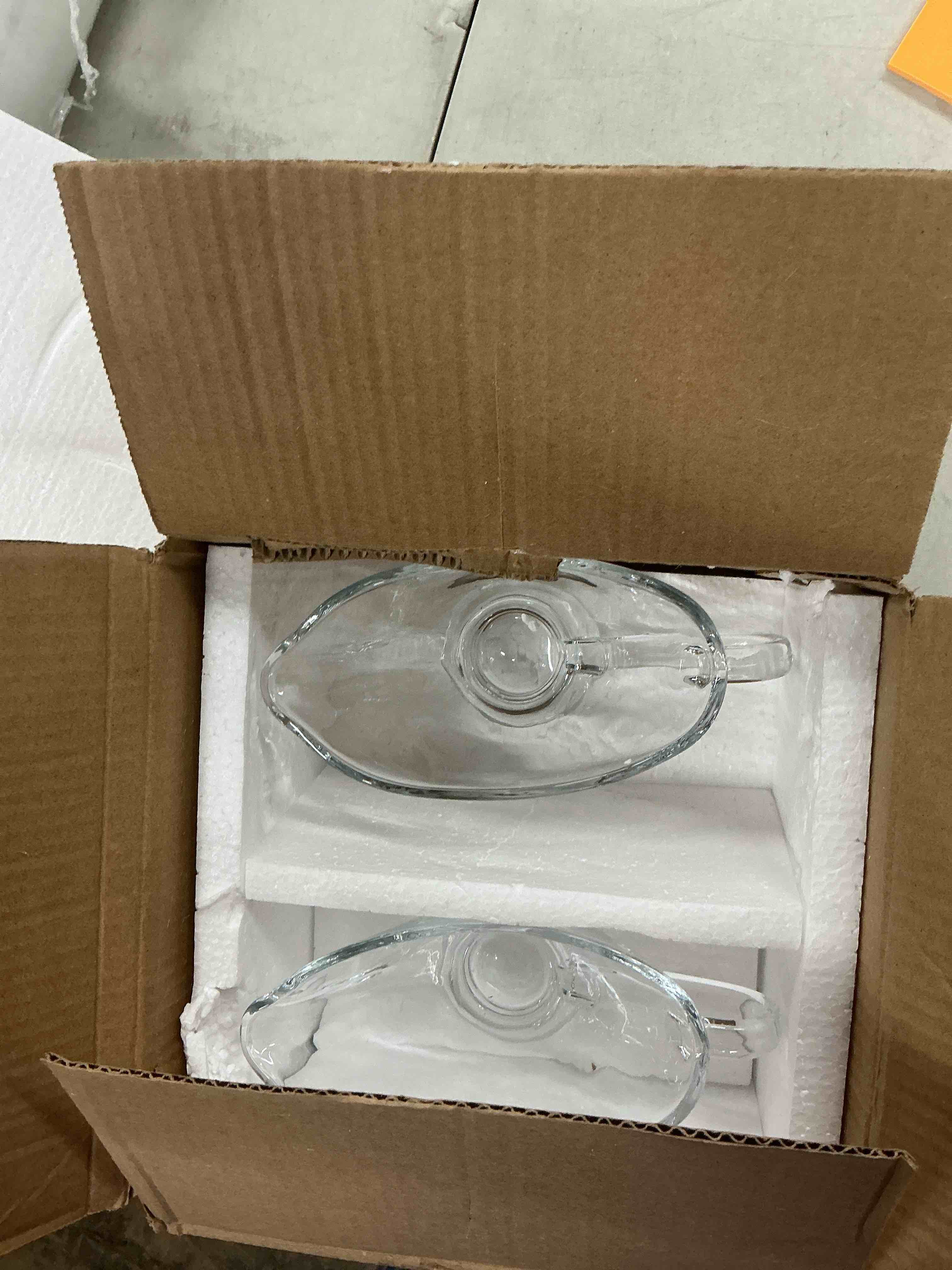 Condition photo showing New/Like New for Yesland 2 Pack 11 oz Saucy Glass Gravy Dish with Handle, Clear Gravy Sauce Boat for Dining, Holiday Meals & Parties