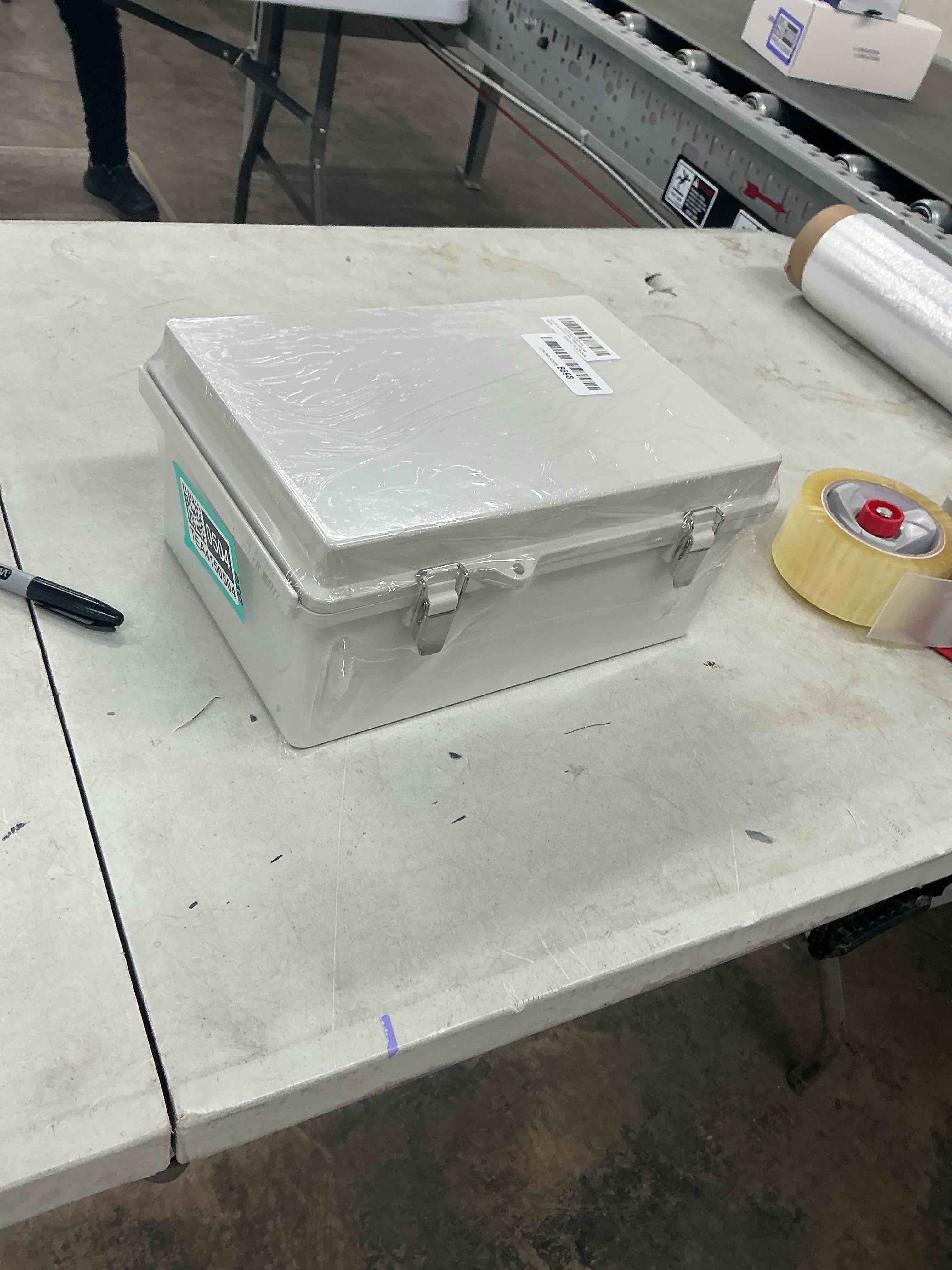 IP67 Waterproof Junction Box, ABS Plastic Electrical Enclosure with Stainless Steel Latch, Hinged Cover Electric Box with Mounting Plate, Wall Brackets & Cable Glands 280x190x130mm 11"x7.5"x5.1" Grey