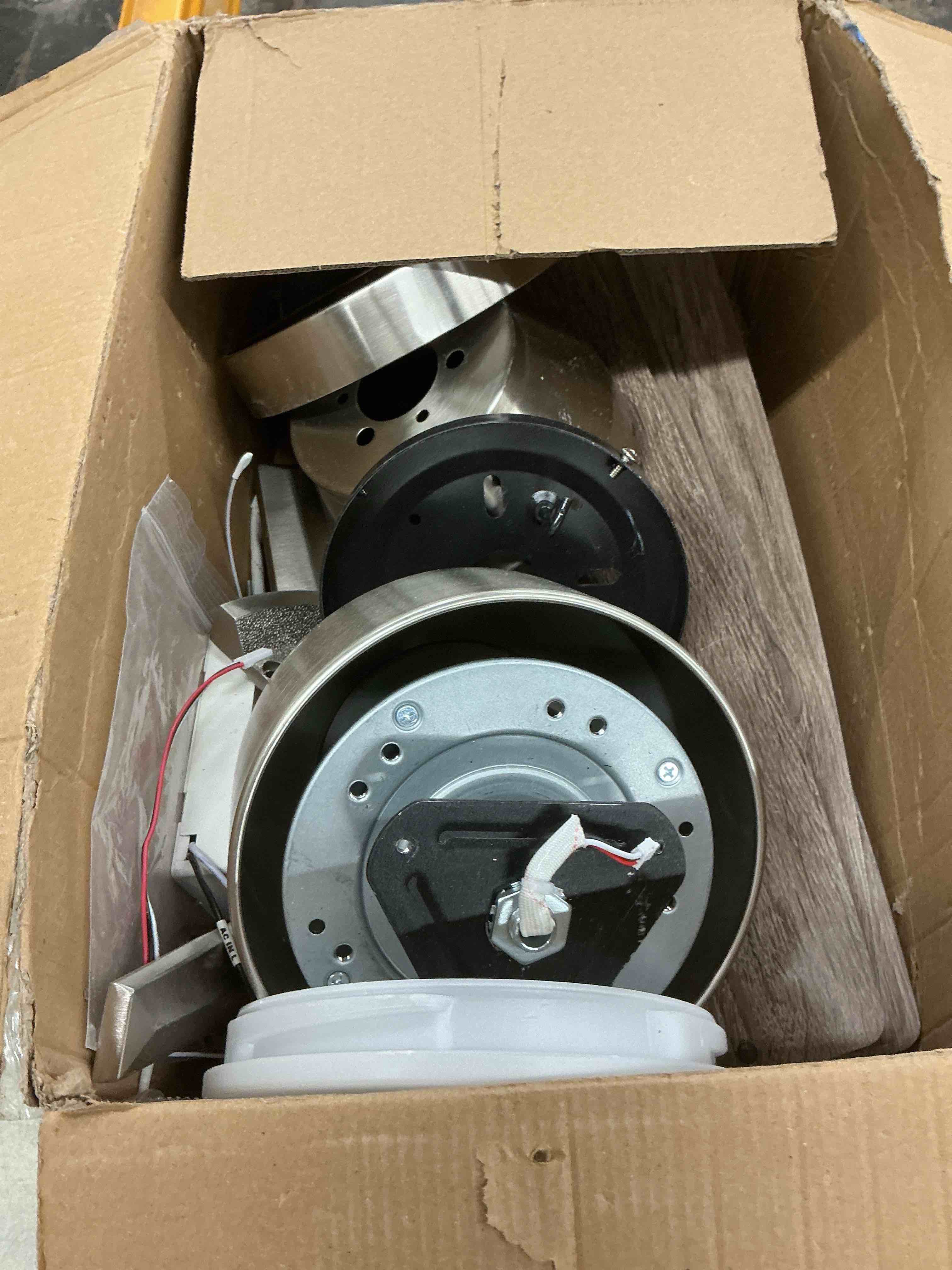 https://s3.amazonaws.com/lotting-images-prod/EmanualPiazza/GRA4728700_1779379780648.jpeg