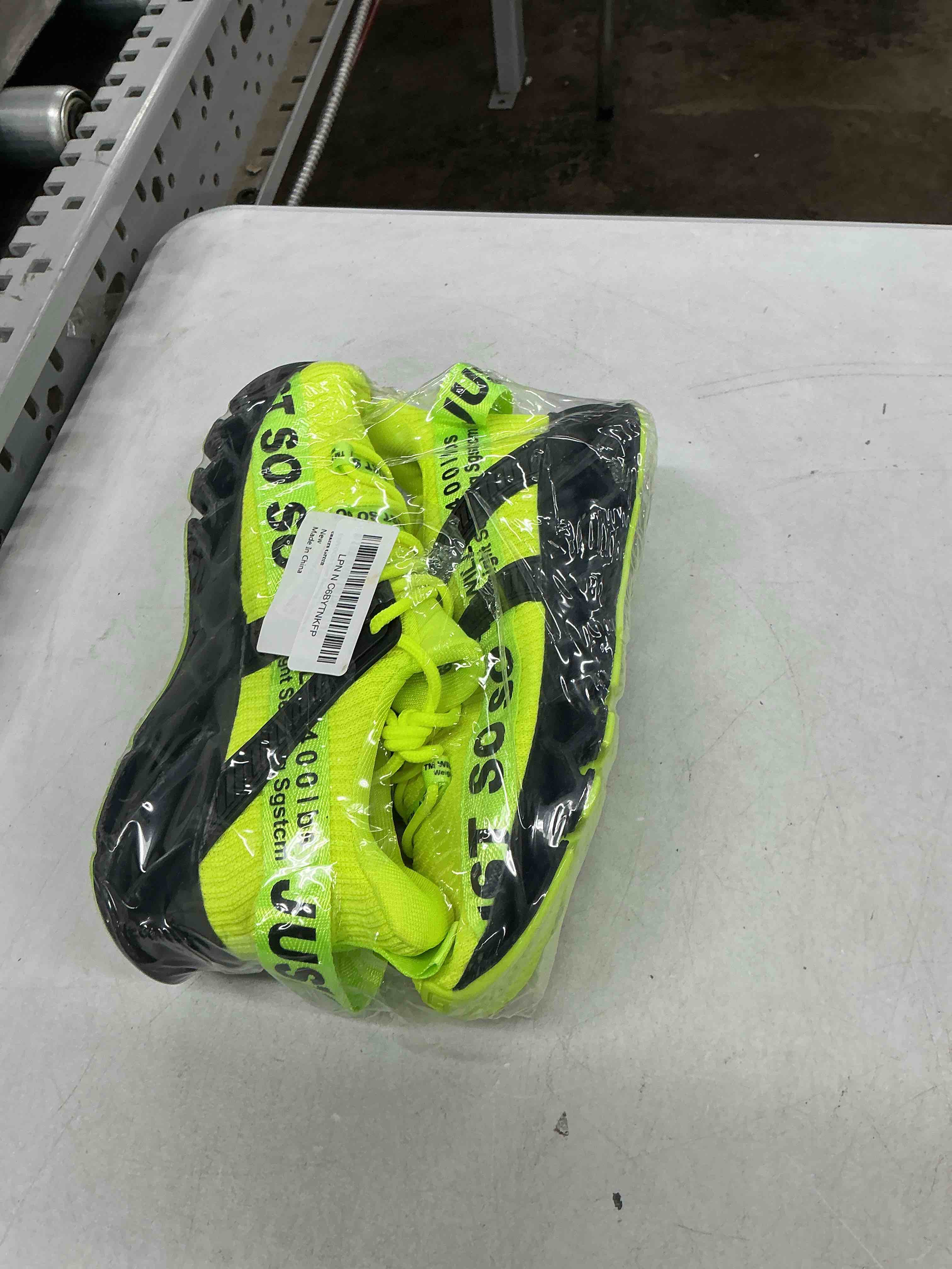 Condition photo showing Good Condition for umyogo women's running shoes non slip athletic tennis walking blade type sneakers 5.5 green