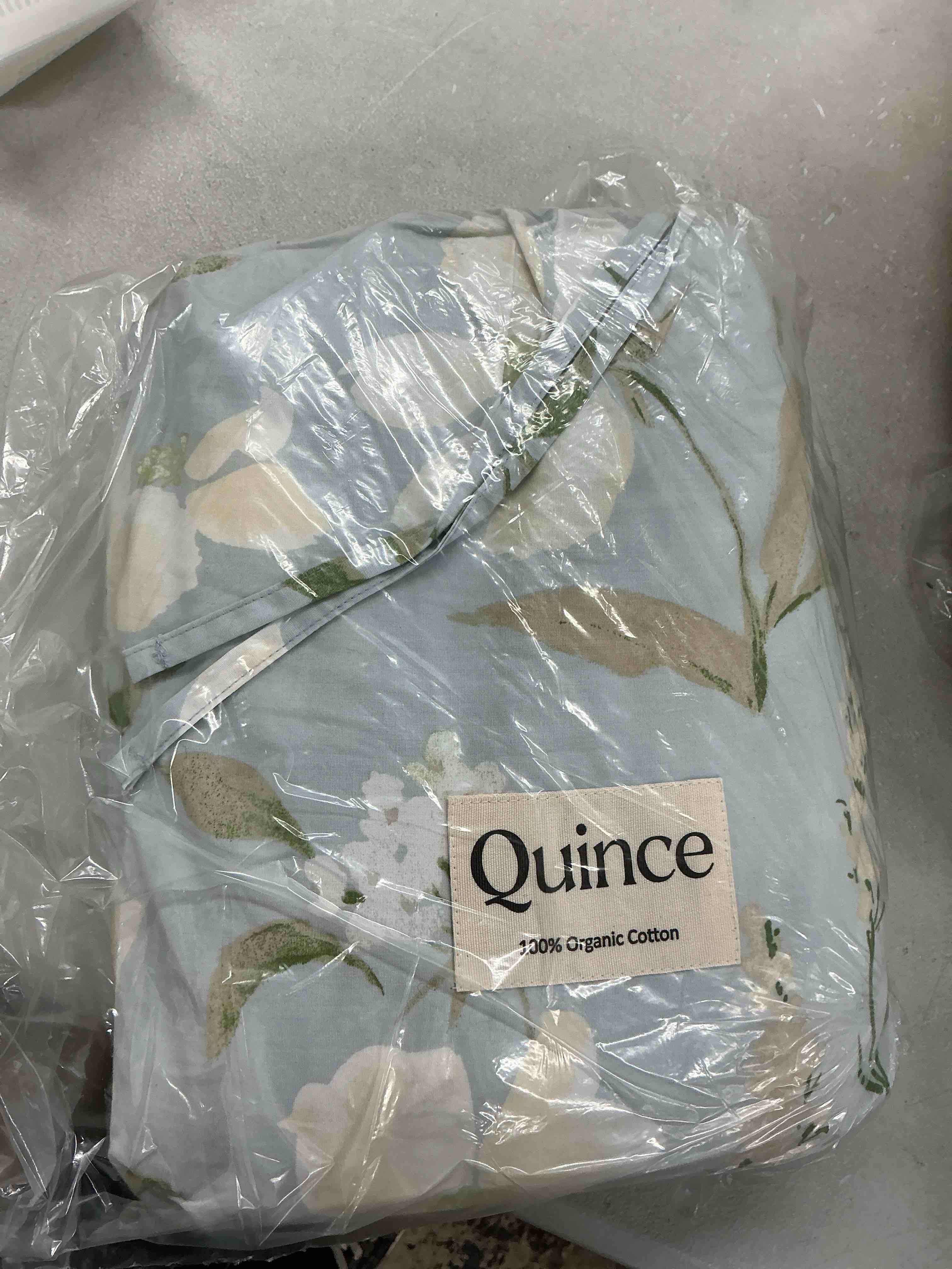 Condition photo showing New/Like New for quince organic crisp percale floral deluxe bedding bundle, cal king, blue garden