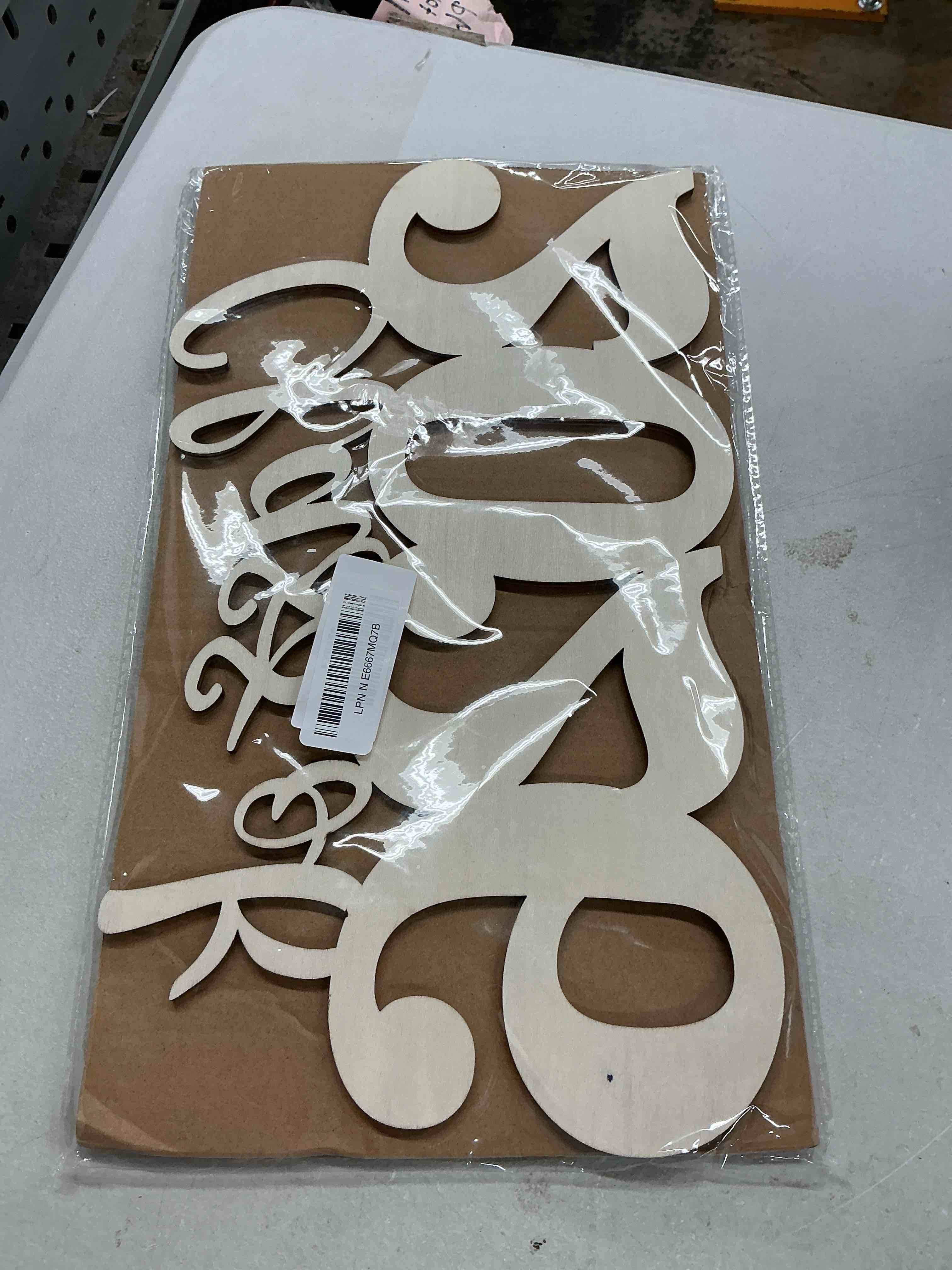 Condition photo showing Good Condition for Untitled Item
