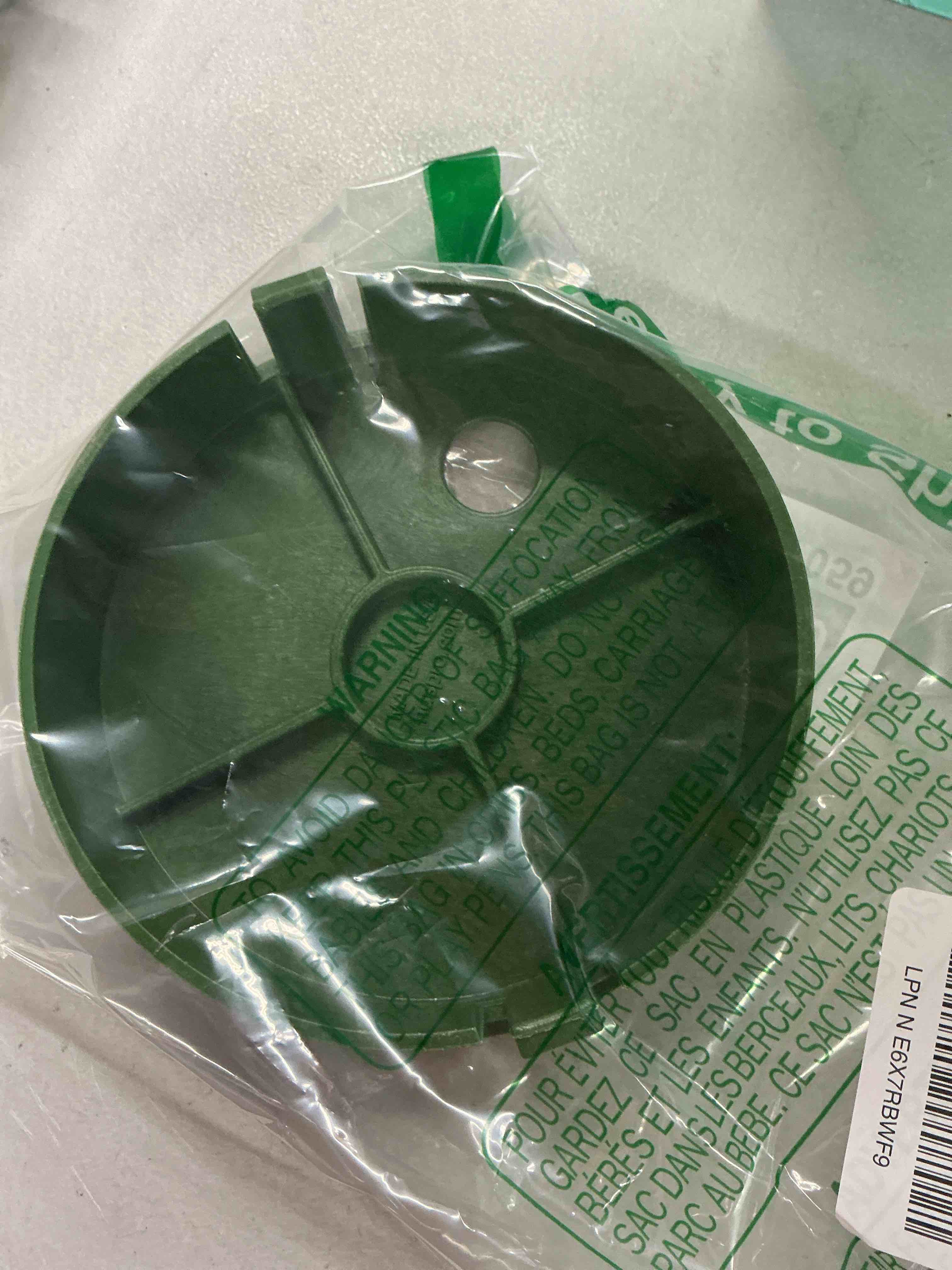 Condition photo showing Good Condition for valve box cover grn 6"