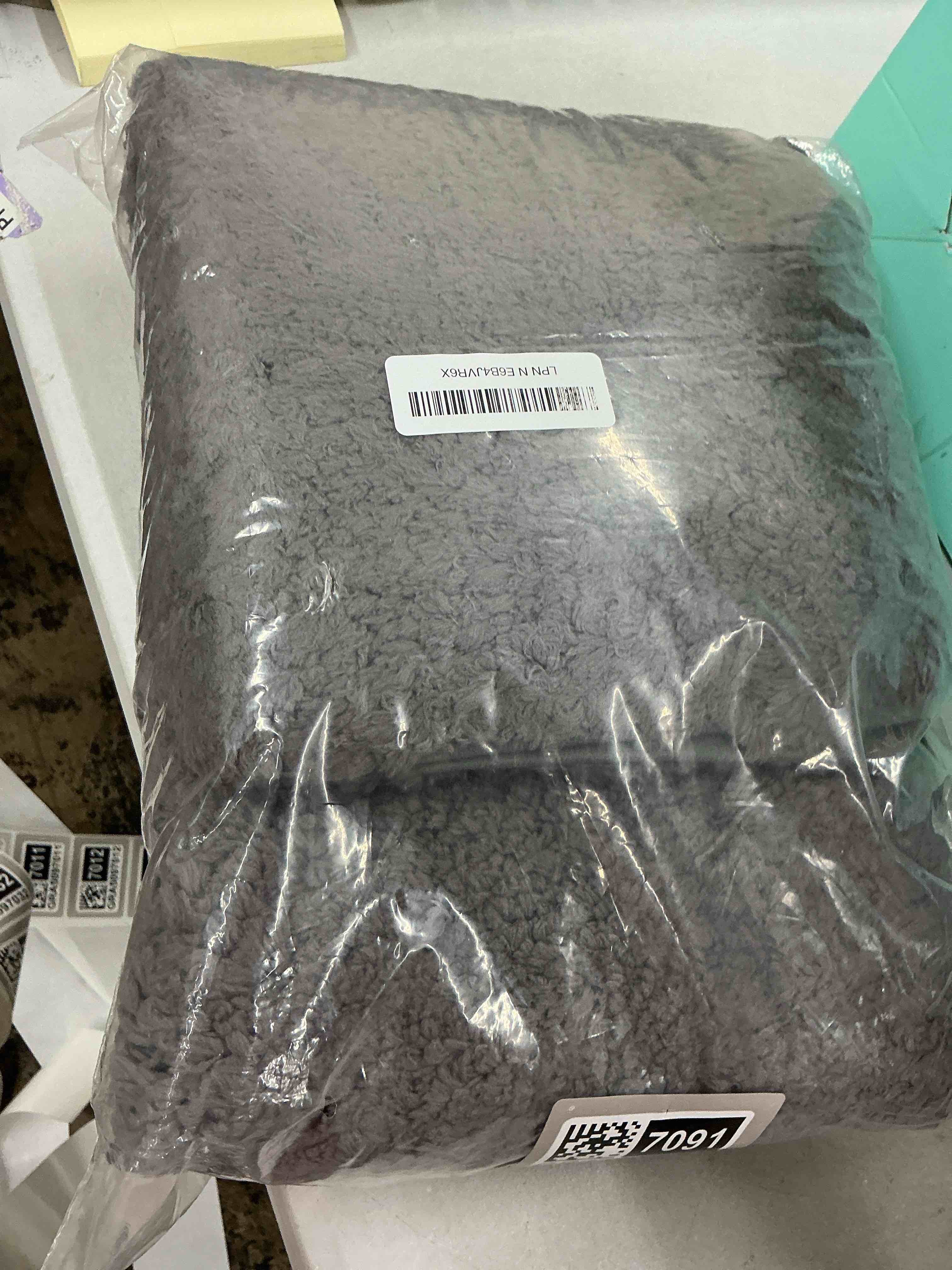 Condition photo showing Good Condition for 3 pieces luxury bathroom rug set with u-shaped toilet rug, non-slip rubber bottom, thick microfiber fluffy plush, water absorption, quick dry, ultra soft, bath mats for bathroom, tub(dark grey)
