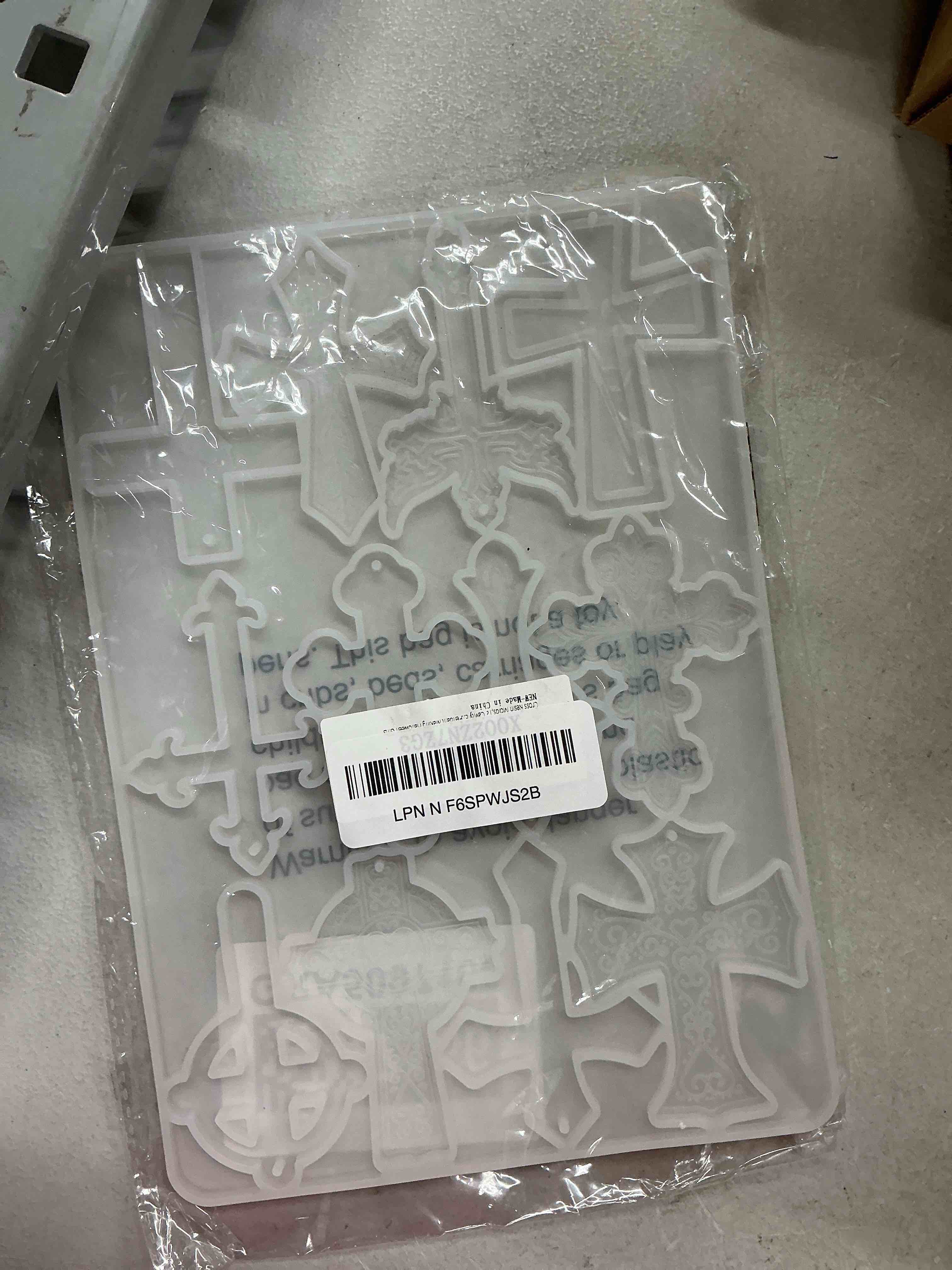 Condition photo showing Good Condition for cross resin molds,12 cavity epoxy resin cross molds silicone molds for keychain diy craft necklace jewelry pendant making halloween gifts
