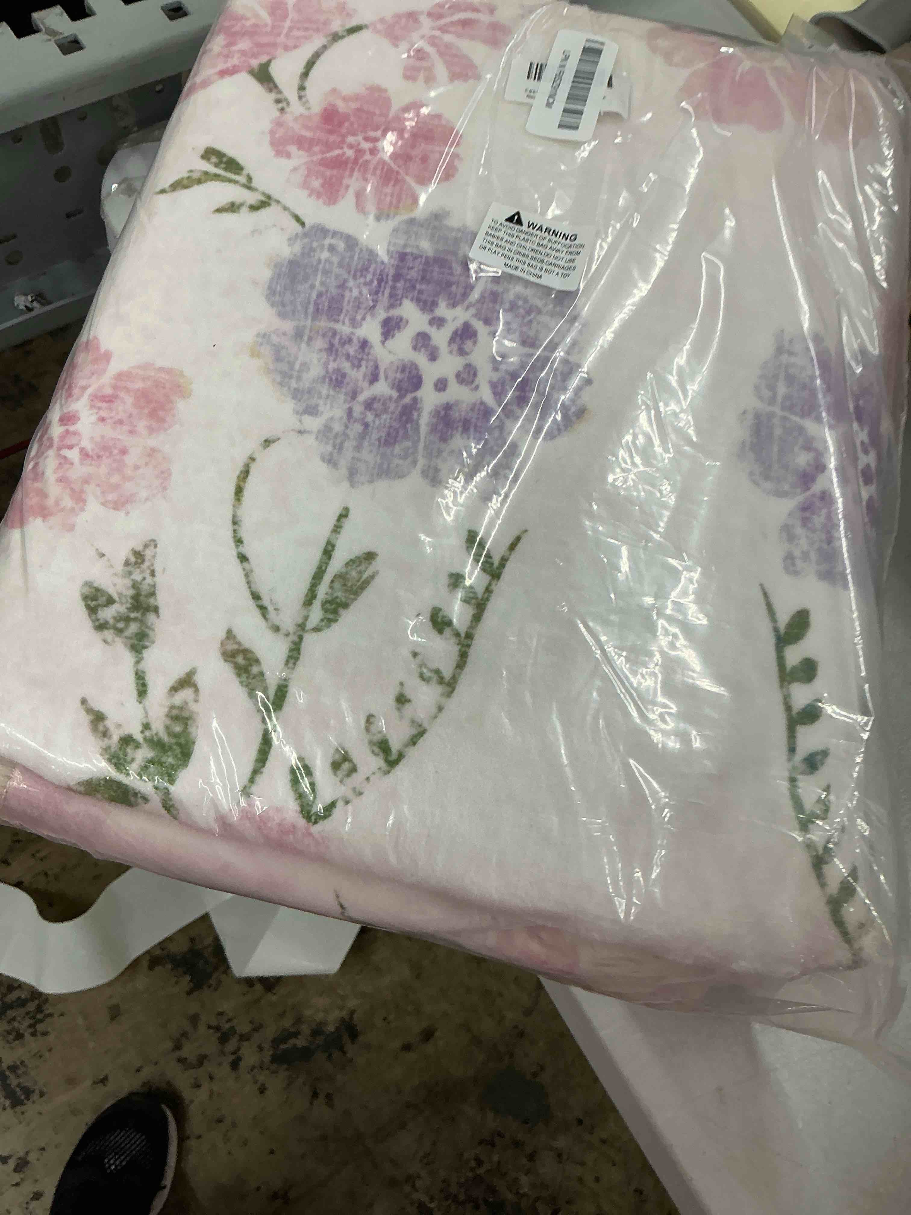 Condition photo showing Good Condition for 5x7 area rugs with pink floral washable rug for living room bedroom | large boho vintage bohemian farmhouse distressed oriental non slip carpet for kitchen dining room,gold flowers decor 5 ft x 7 ft pink floral