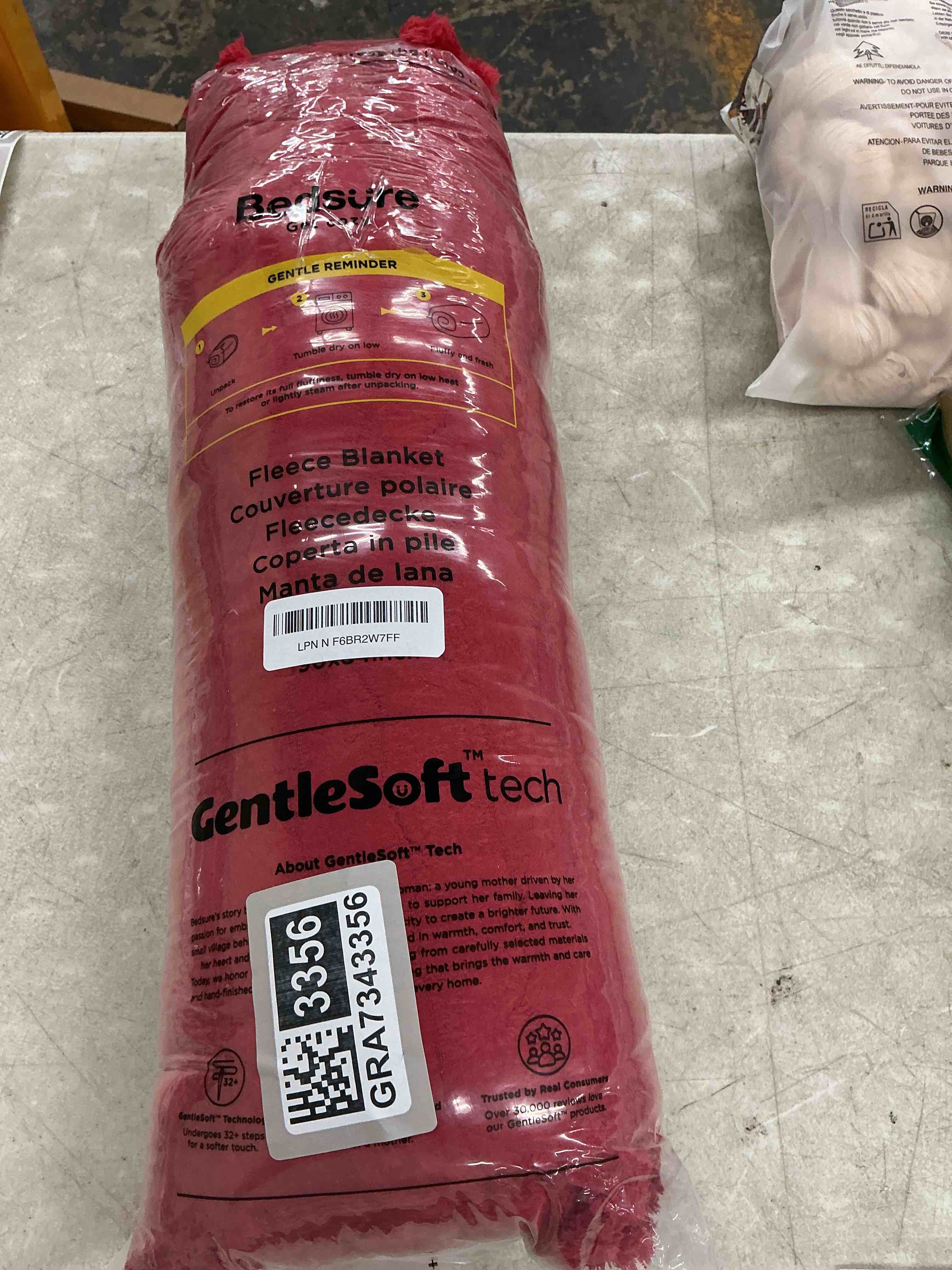 Condition photo showing Good Condition for bedsure soft full size fleece blankets for bed red 84"x90" | birthday gifts for women mom her, warm lightweight cozy fluffy throw blanket sofa, dorm room home decor, machine washable red full