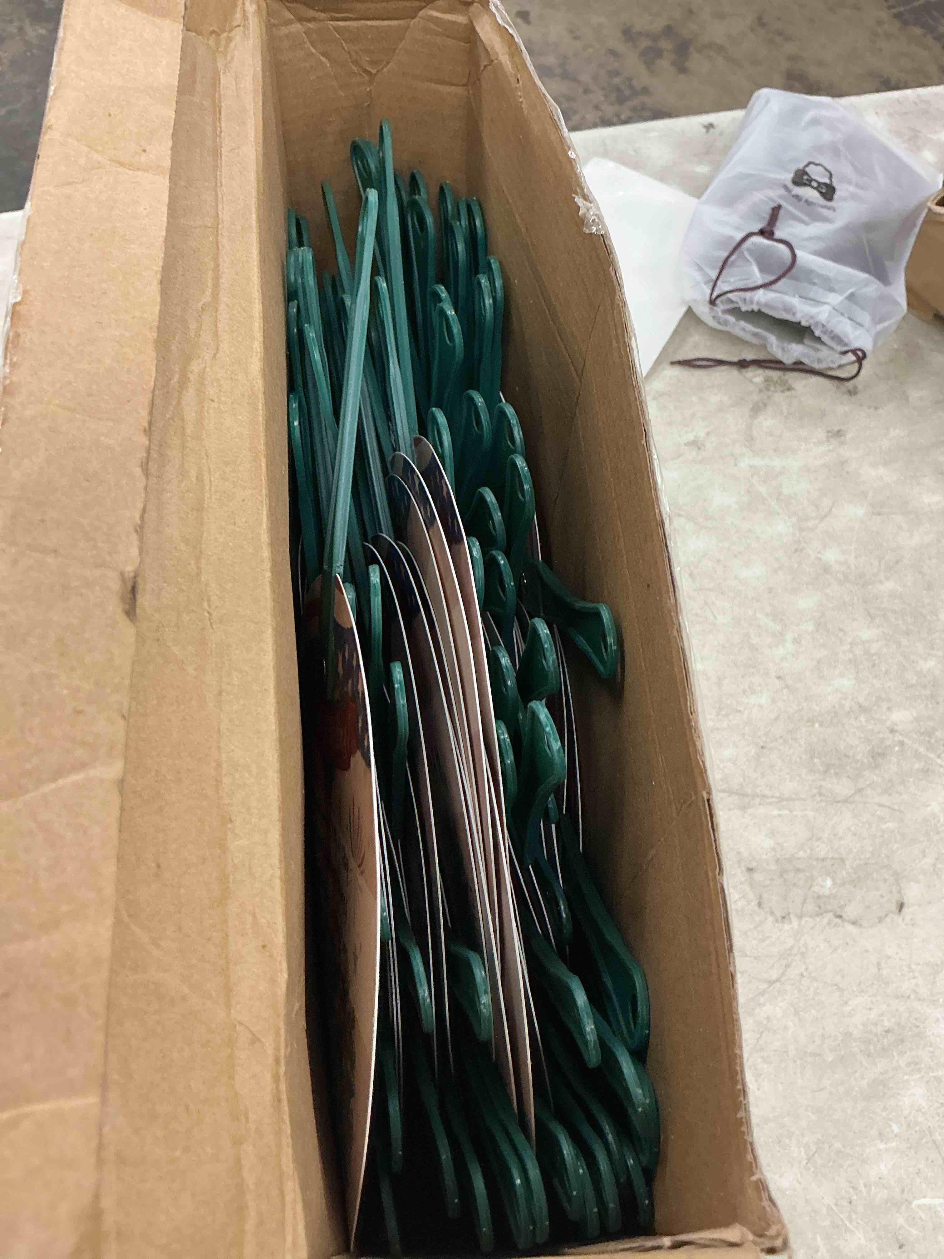 Condition photo showing Good Condition for doublefill 100 pcs family reunion party favors usa flag family tree round handheld fans red white and blue remembering our roots plastic fans with handle for party favors gifts 100 usa