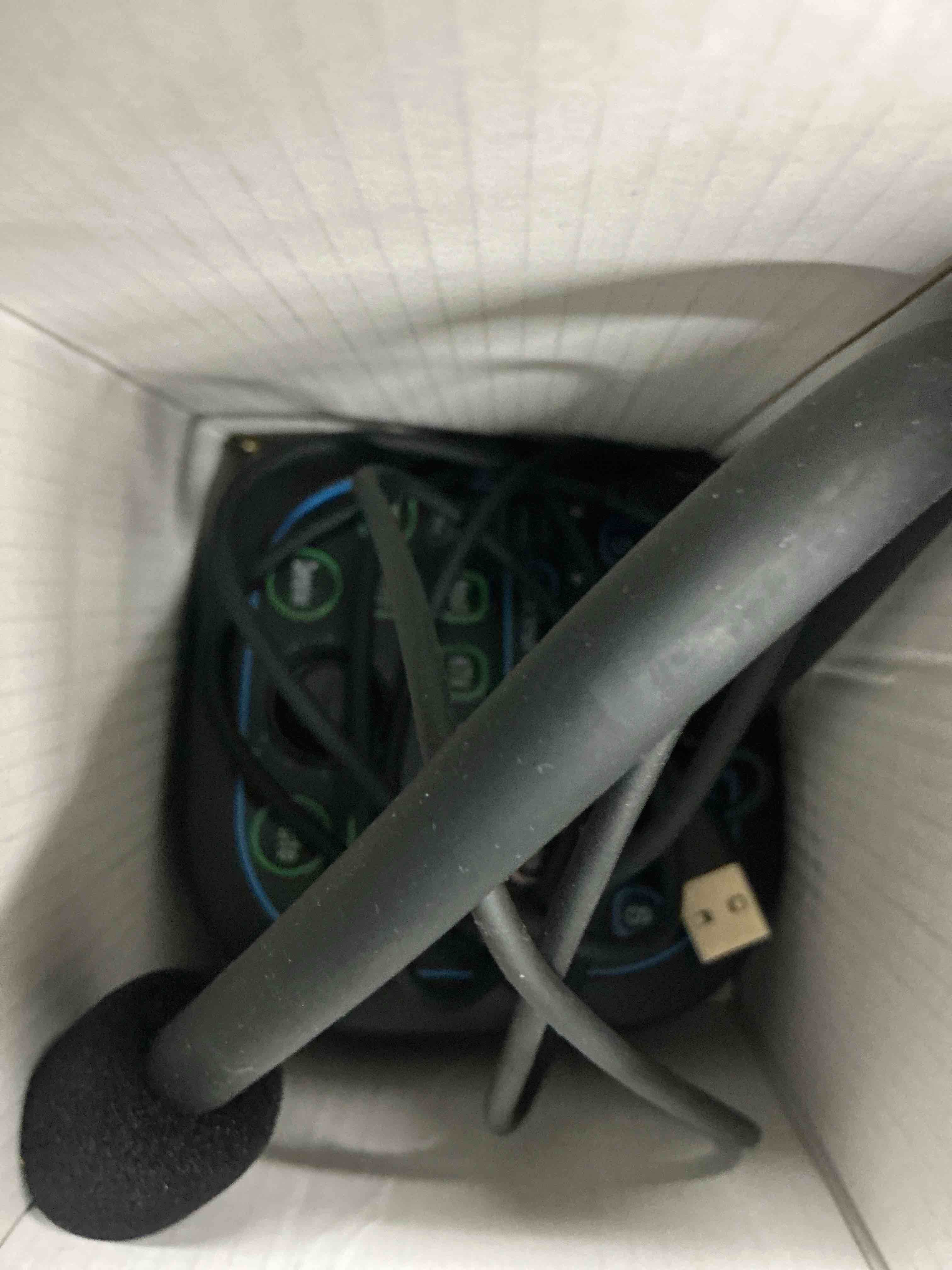 Condition photo showing Good Condition for usb computer microphone,easy-to-use real-time changing voice changer microphone desktop mac for pc/laptop/smartphone/tablet for online chatting, home studio, podcasting, gaming, skype, youtube