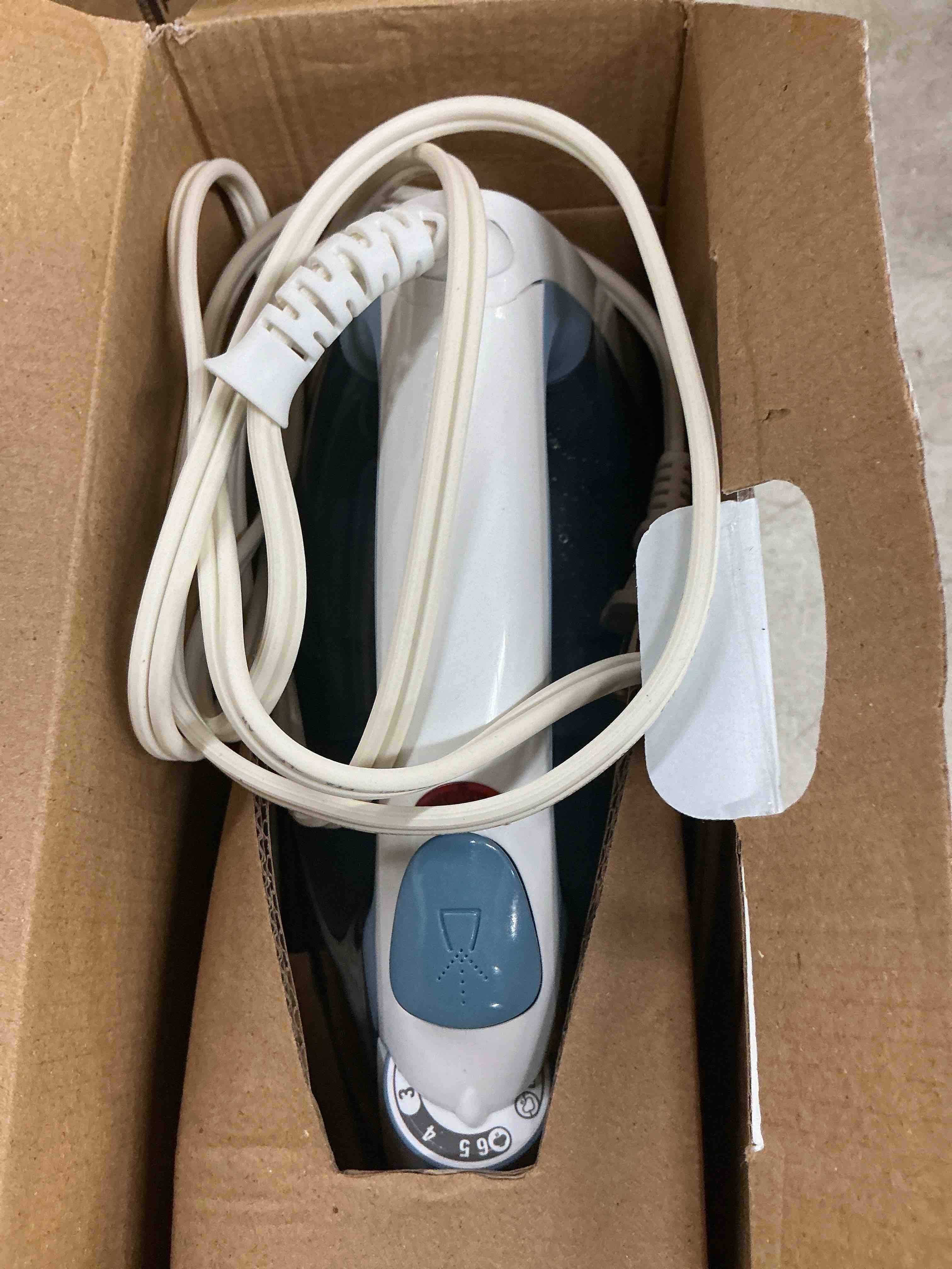 Condition photo showing Good Condition for black+decker easy steam compact iron for clothes, automatic shutoff, nonstick plate, light weight, 1200 watts standard compact iron