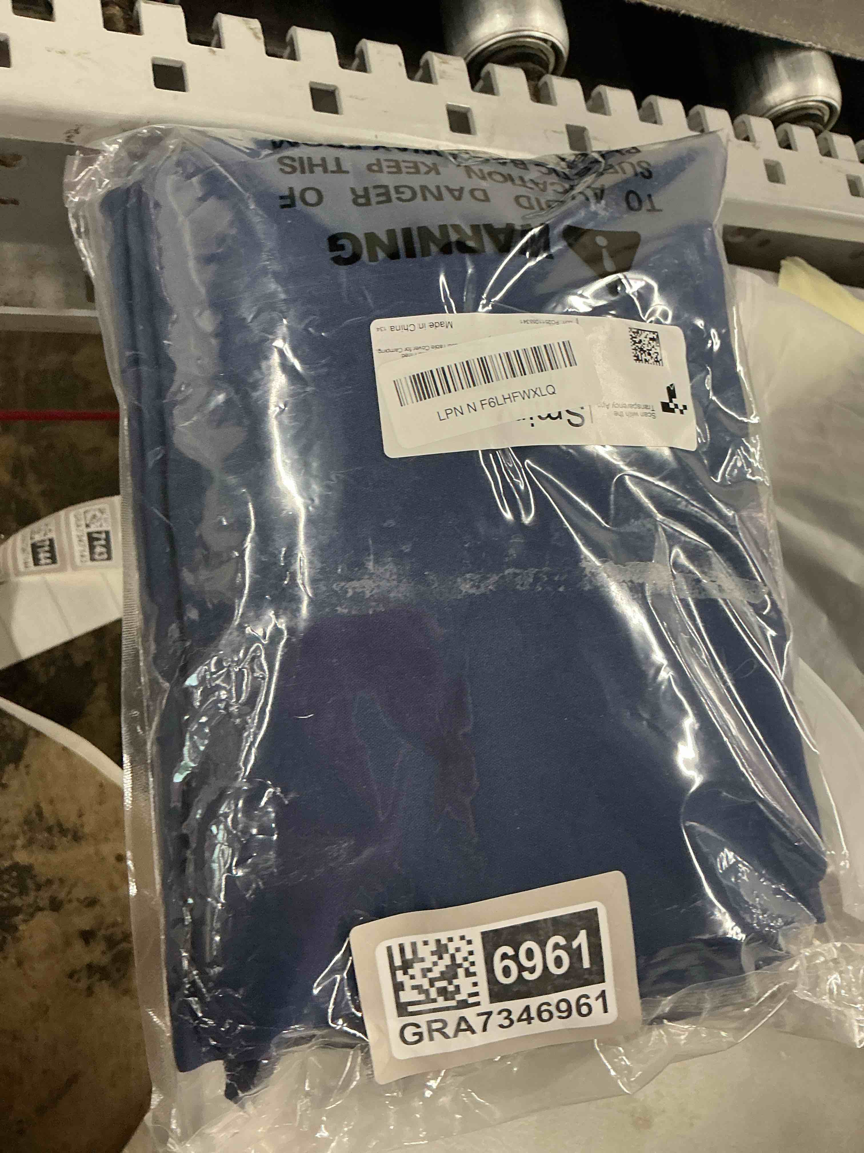 Condition photo showing Good Condition for smiry 4 pack rectangle picnic table cloth, waterproof elastic fitted tablecloths, washable polyester rectangular patio table cover for camping, indoor and outdoor (navy, 30"x72") 30"x72" navy